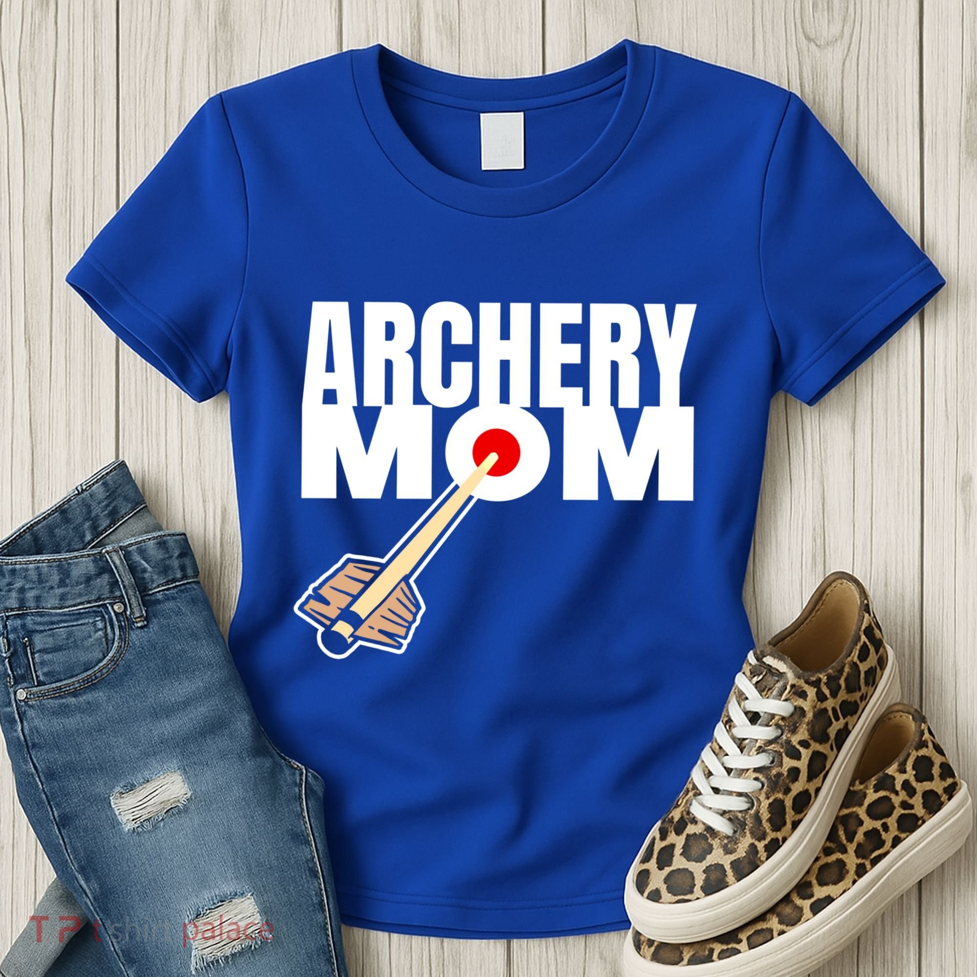 Archery Mom Crossbow Hunting Mother Gift Women's T-Shirt