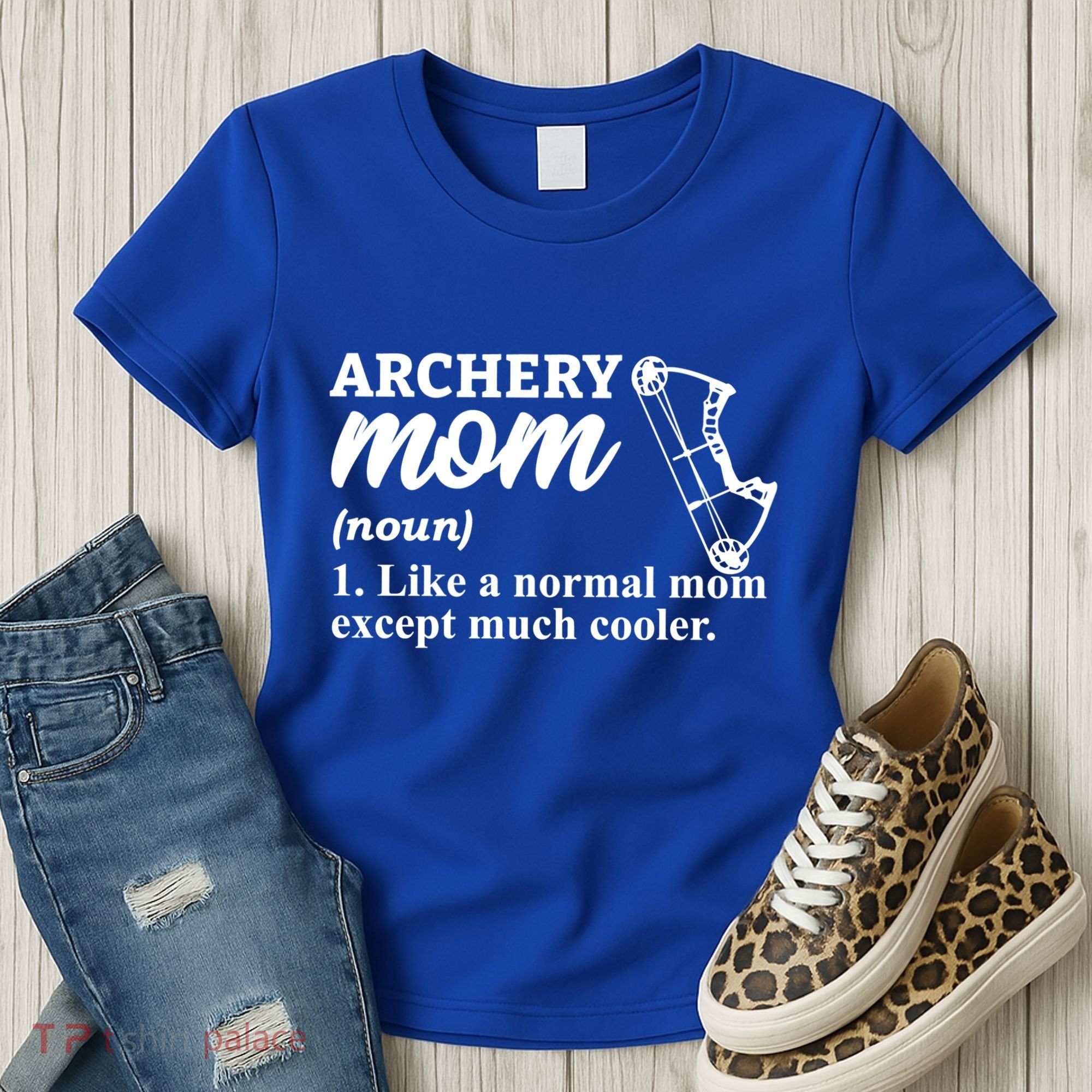 Archery Mom Definition Arrow Bow Hunting Gift Women's T-Shirt