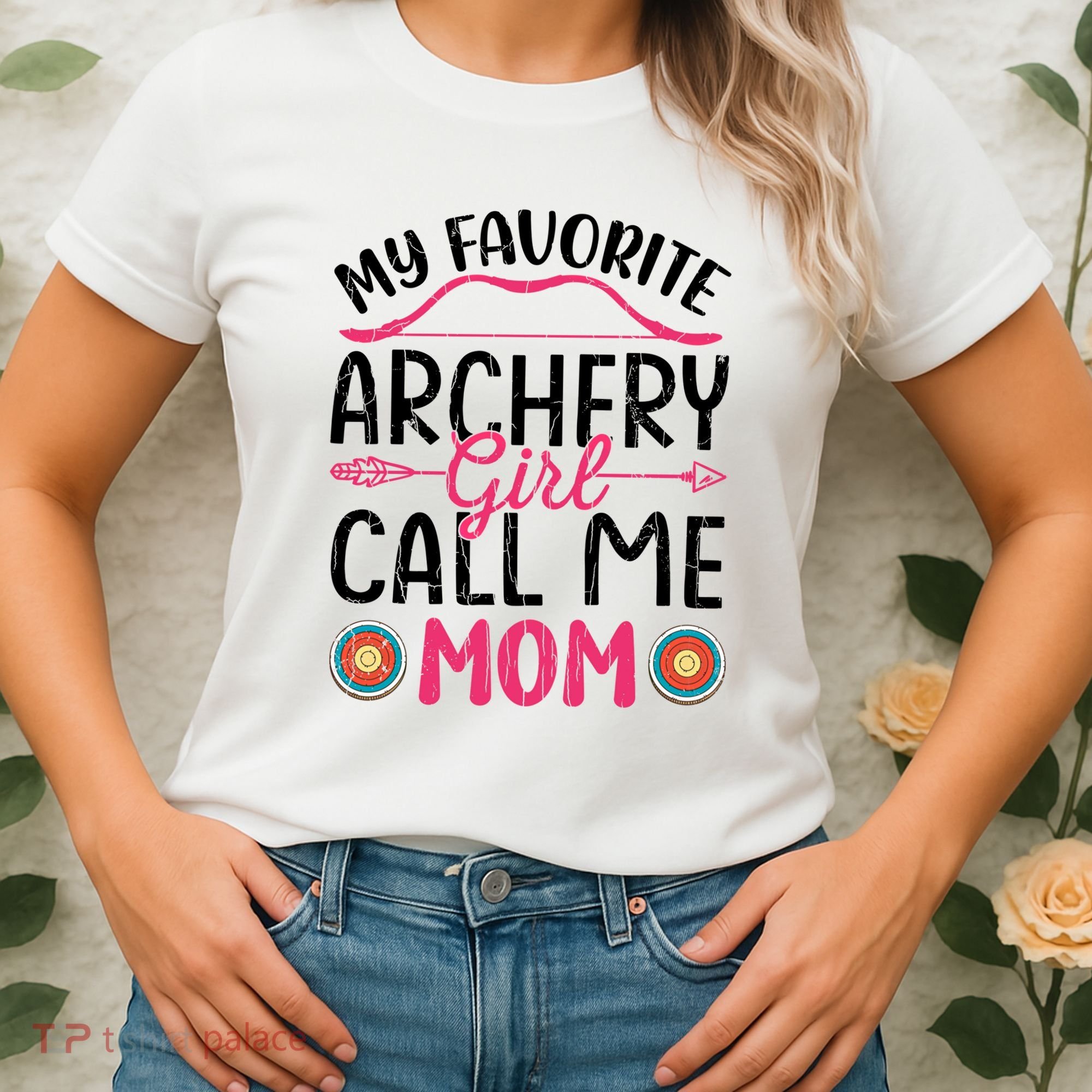 Archery Mom Funny Archer Arrow Bow Hunting Graphic Great Gift Women's T-Shirt