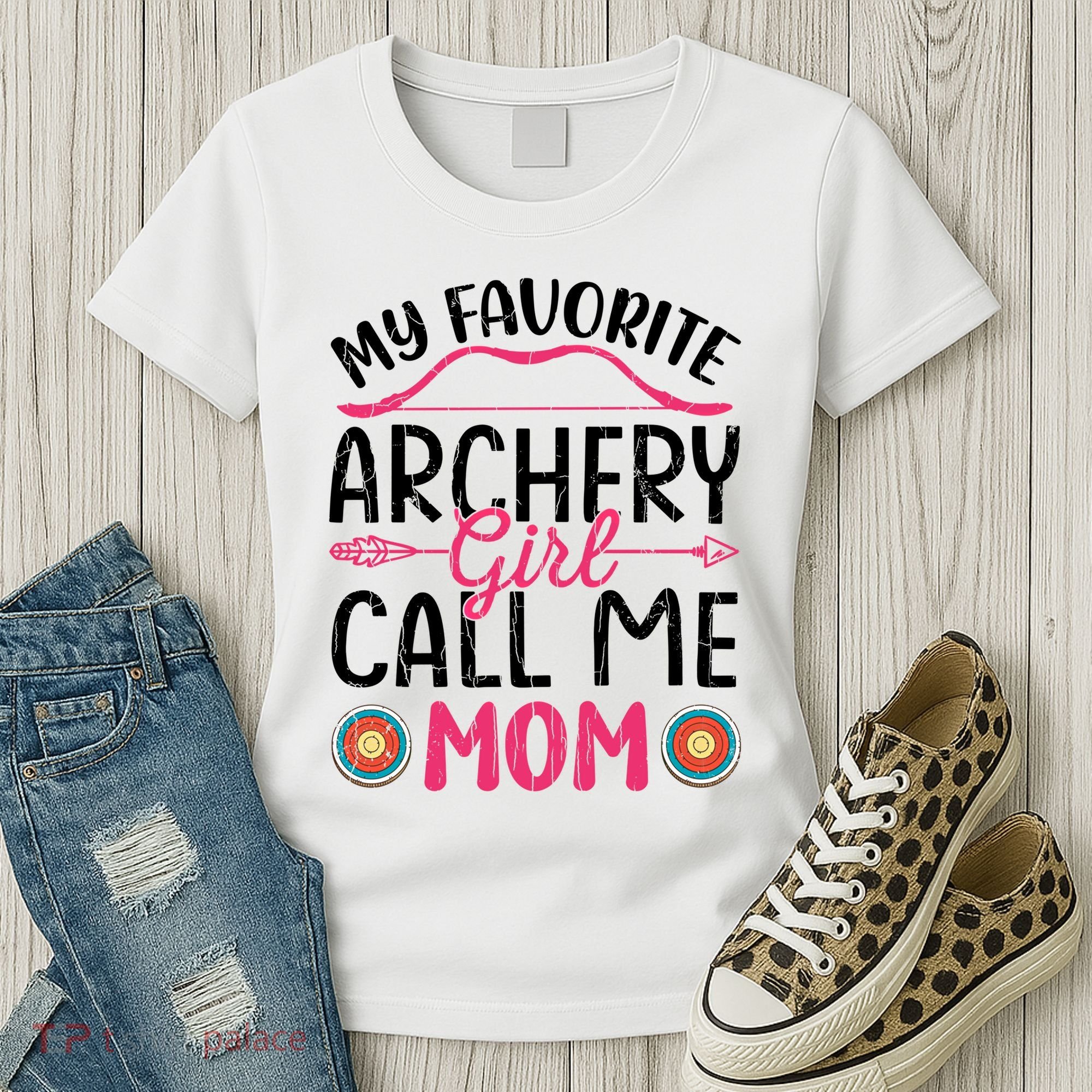 Archery Mom Funny Archer Arrow Bow Hunting Graphic Great Gift Women's T-Shirt