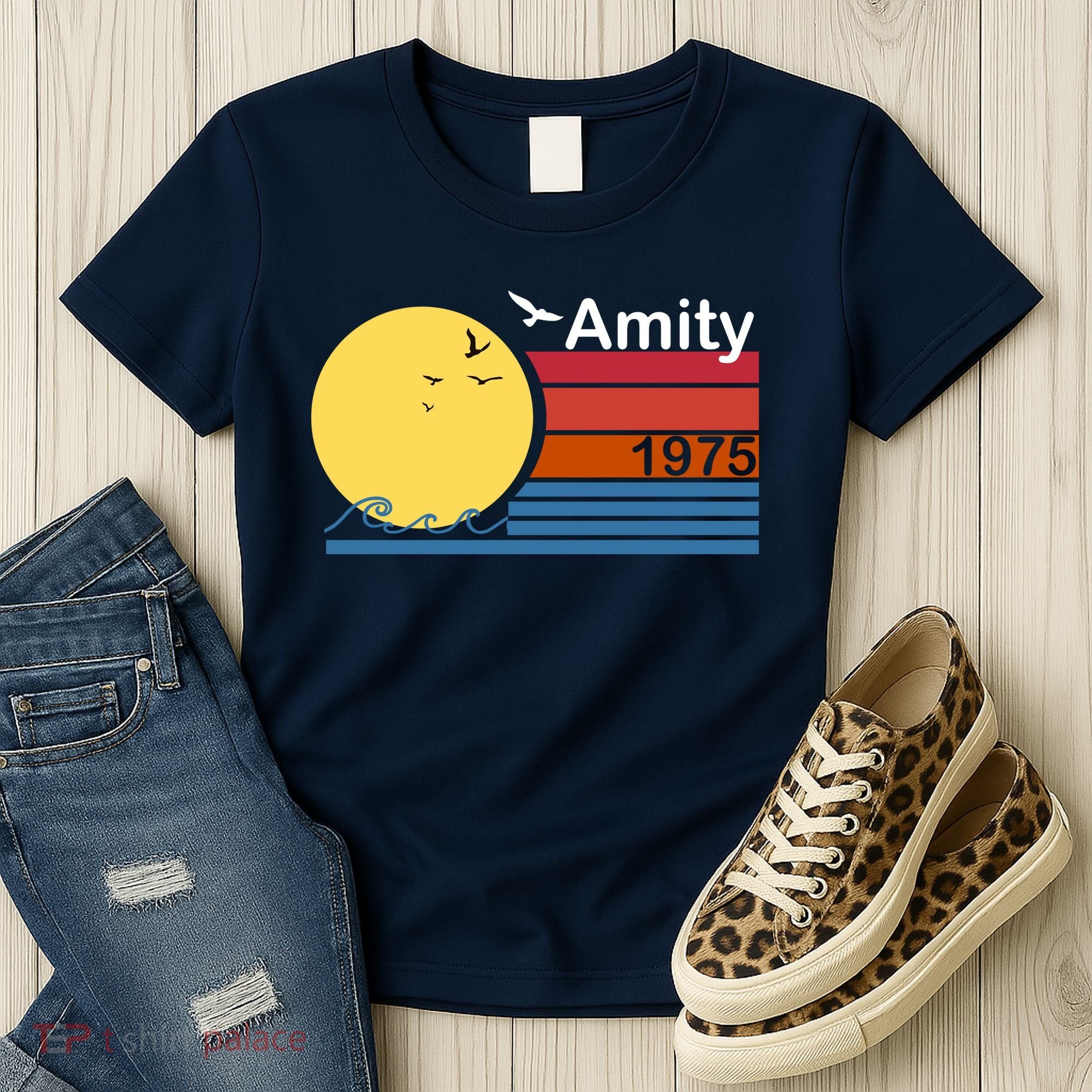 Amity 1975 Retro Women's T-Shirt
