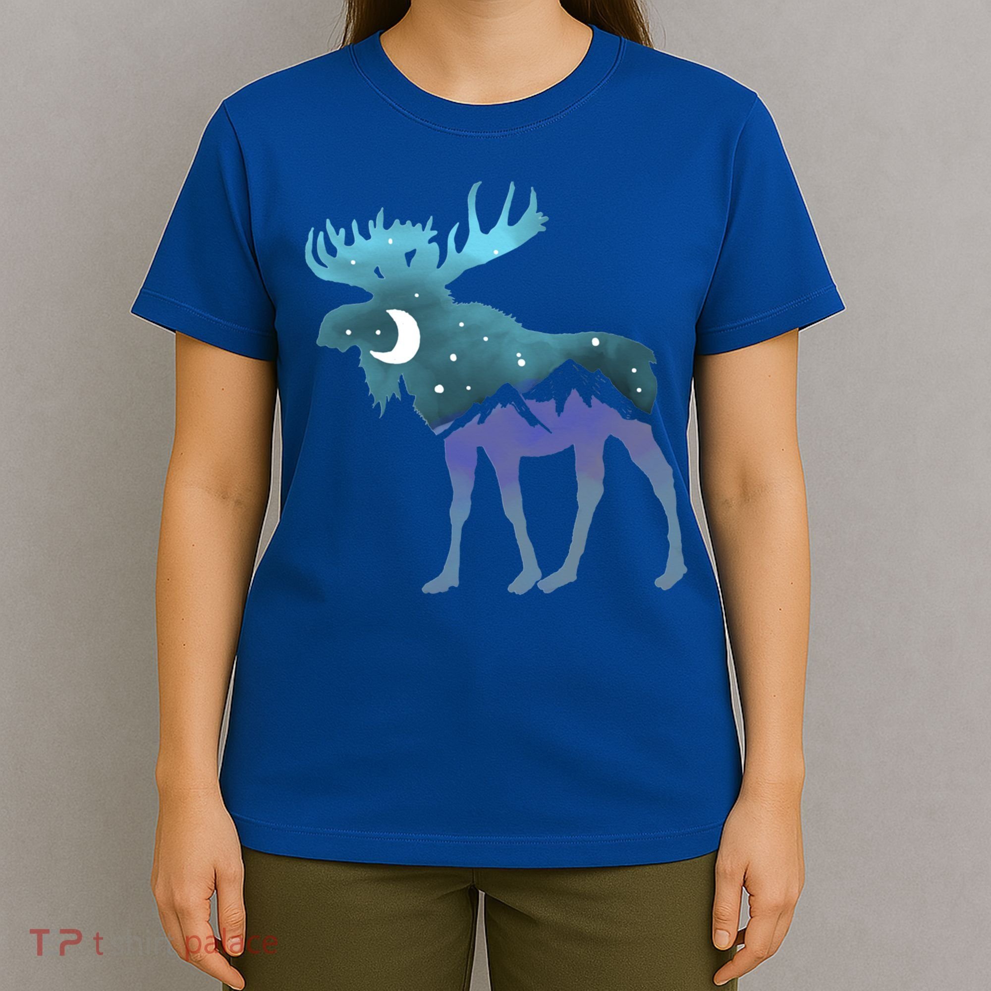 Artistic Moose Night Sky Moon And Stars Retro Graphic Cute Gift T-Shirt