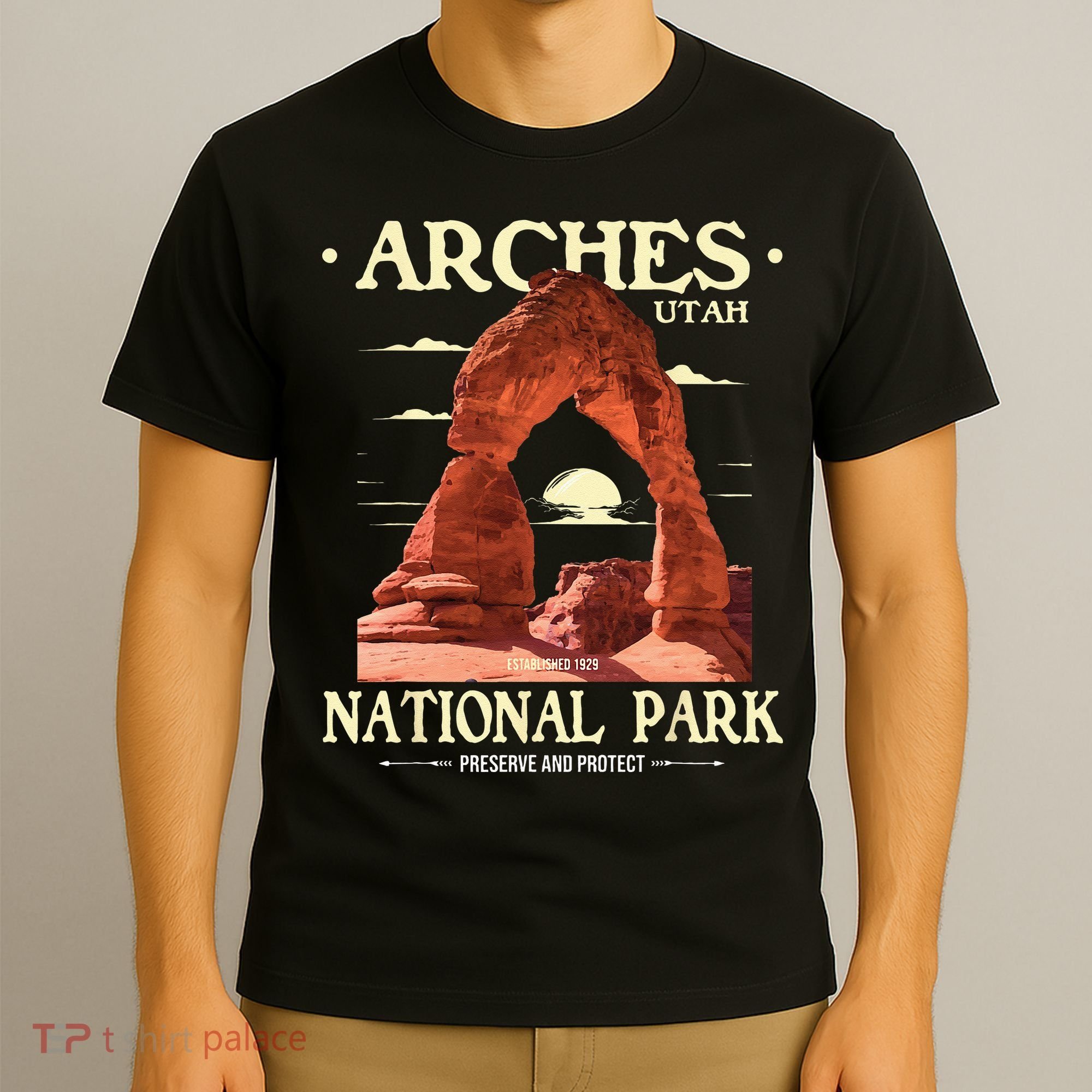 Arches National Park Retro Hiking & Camping Lover T-Shirt