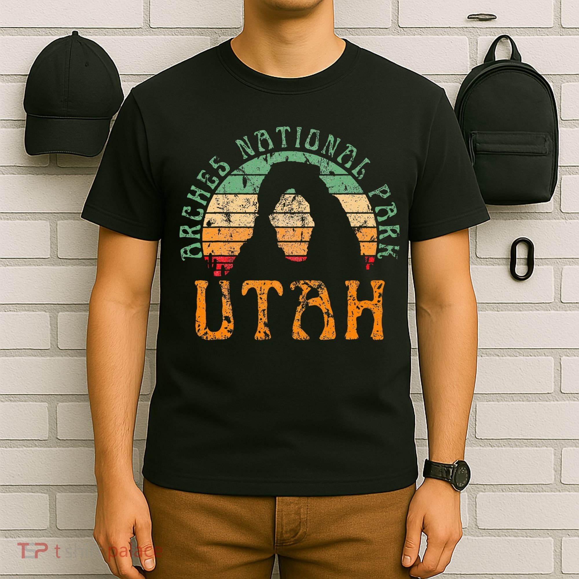 Arches National Park Utah Desert Arch Retro Sunset Vintage T-Shirt