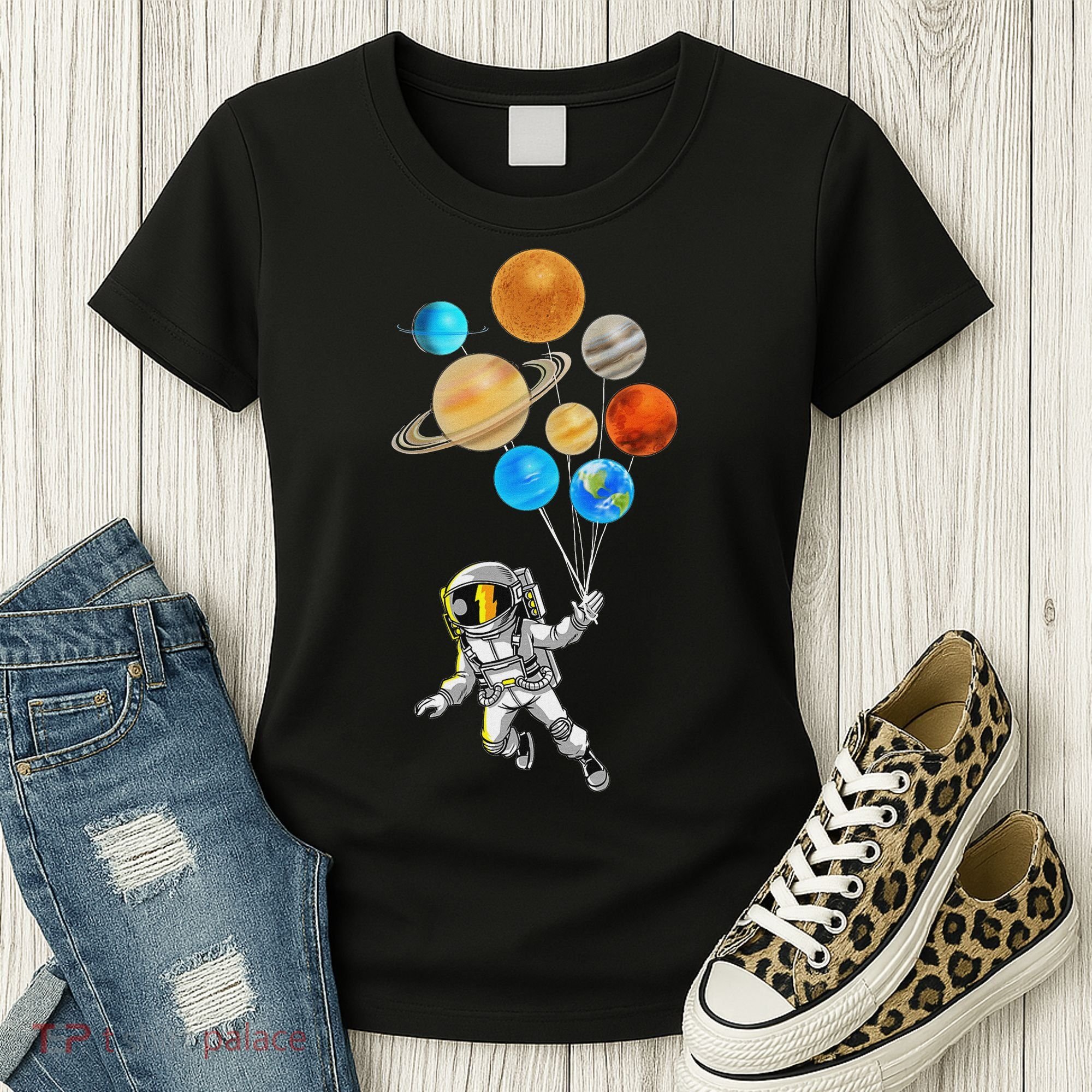 Astronaut Planet Balloons Super Gift For Space Space Women's T-Shirt