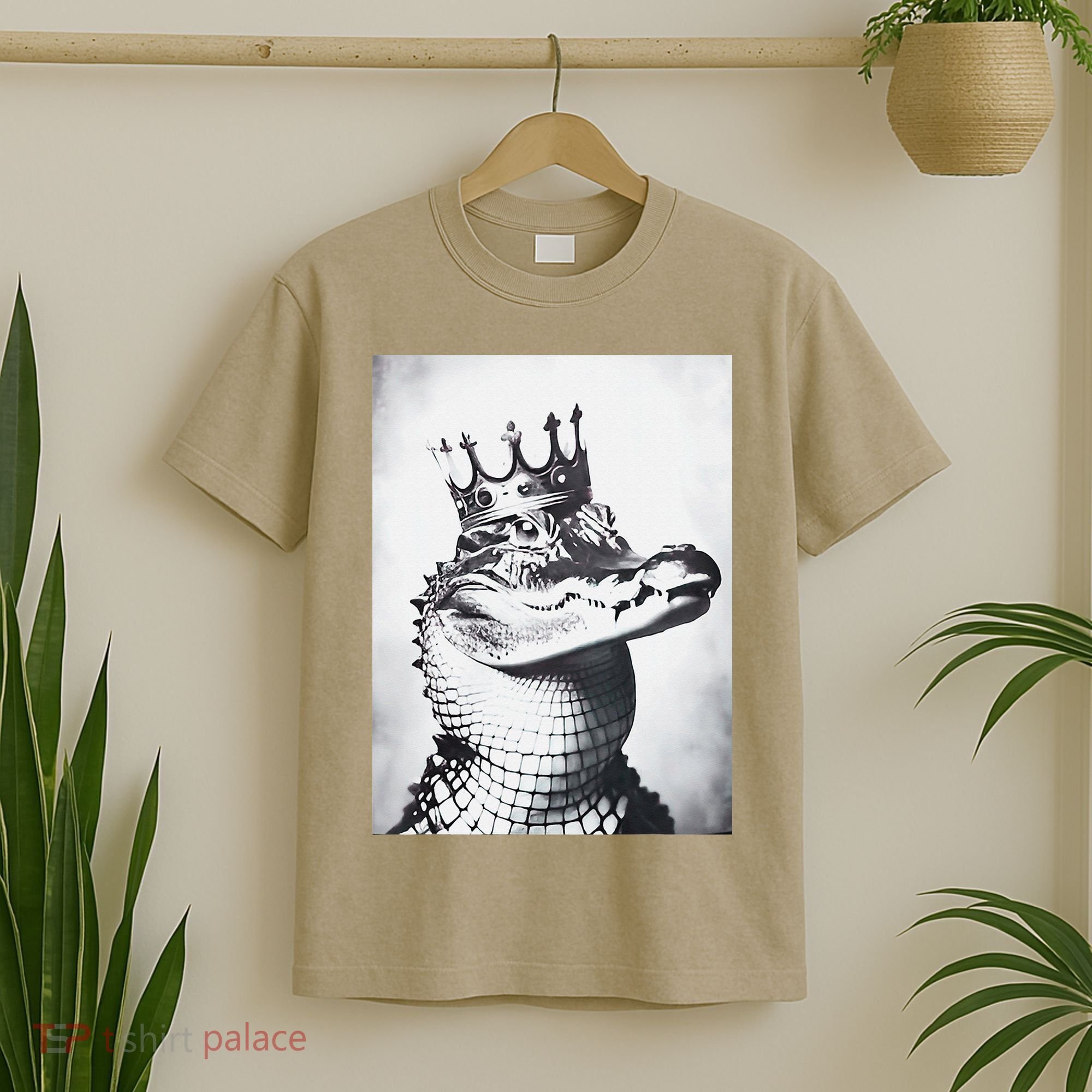 Alligator Royal Gator King  Crowned Crocodile Art Alligator Gift T-Shirt