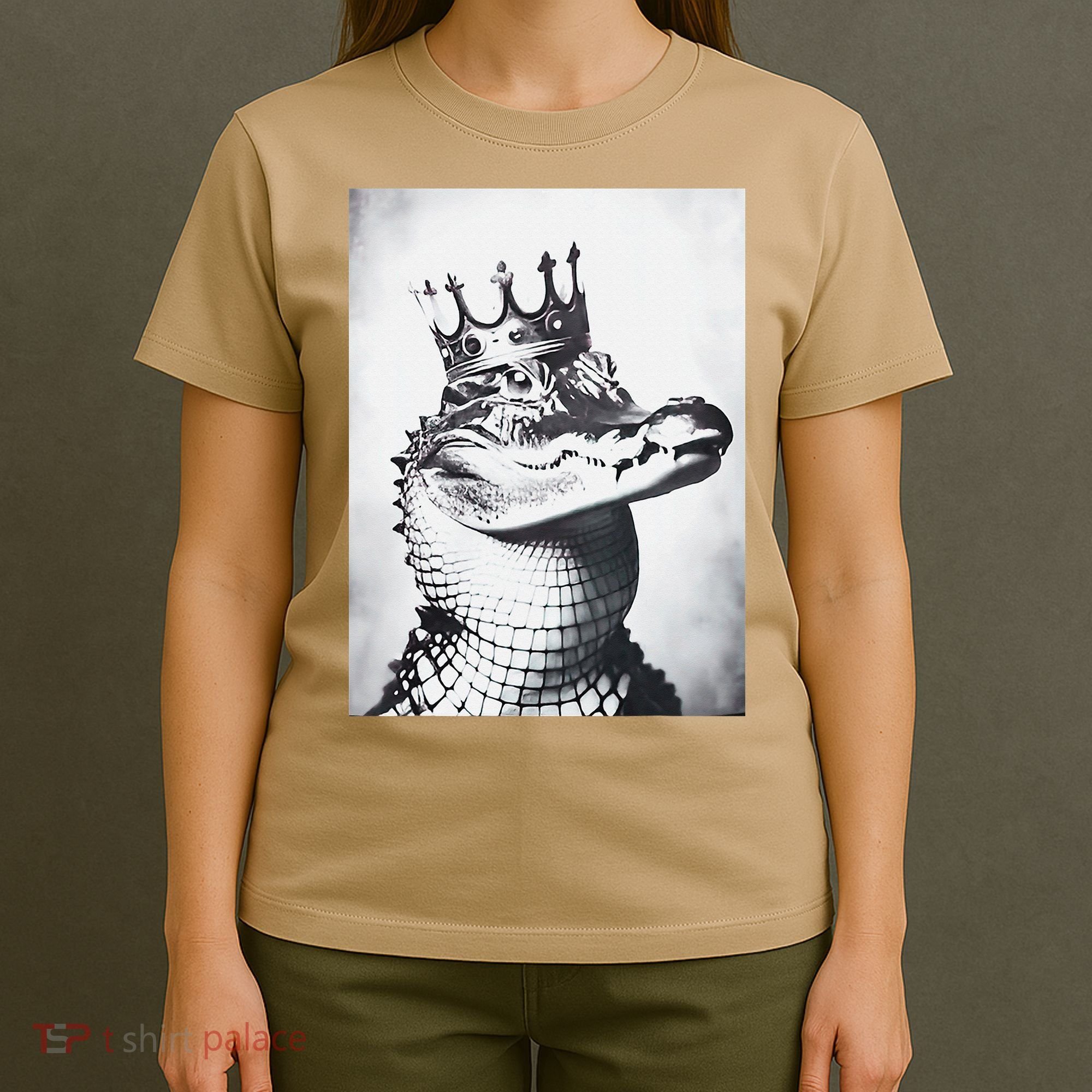 Alligator Royal Gator King  Crowned Crocodile Art Alligator Gift T-Shirt