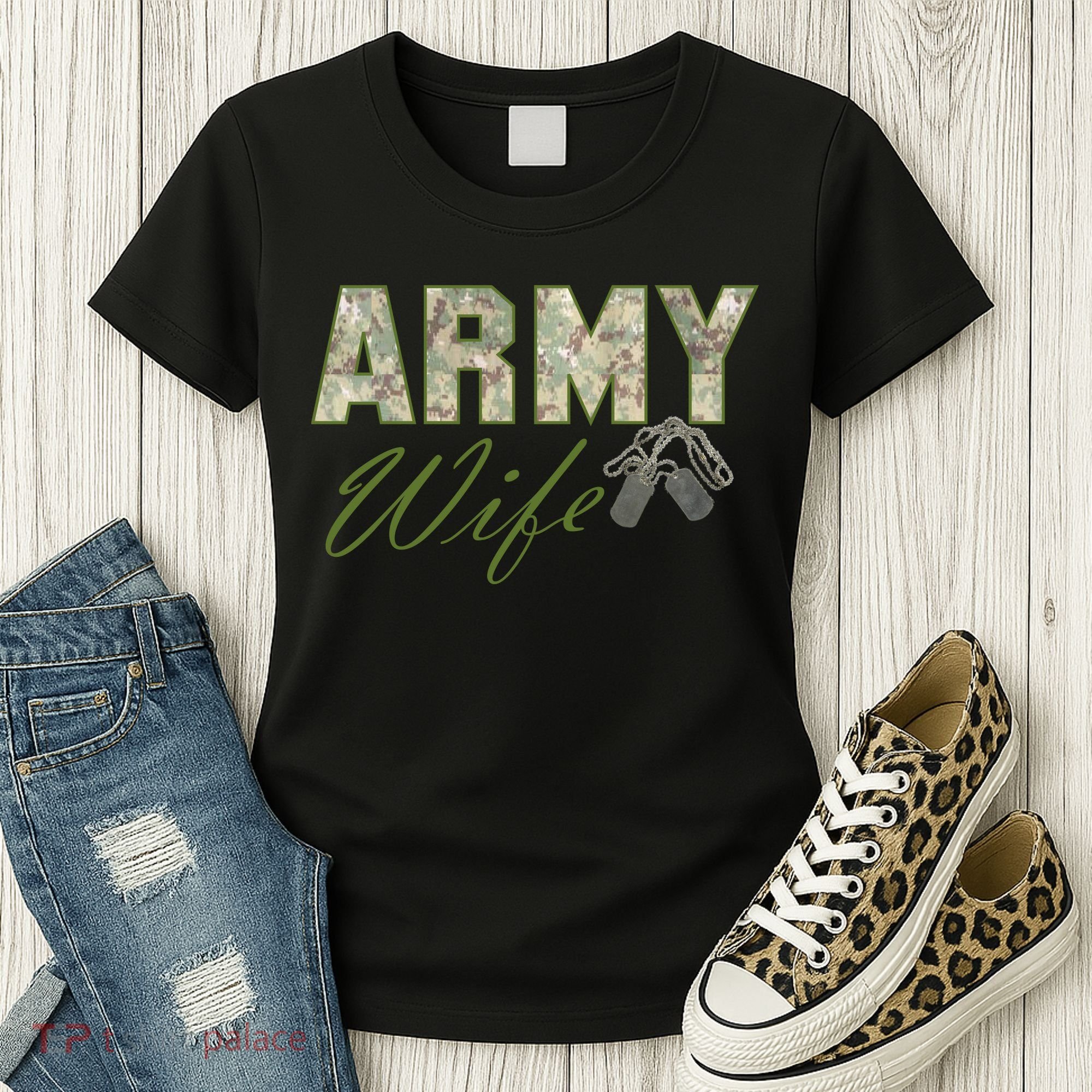 Army Wife Women's T-Shirt