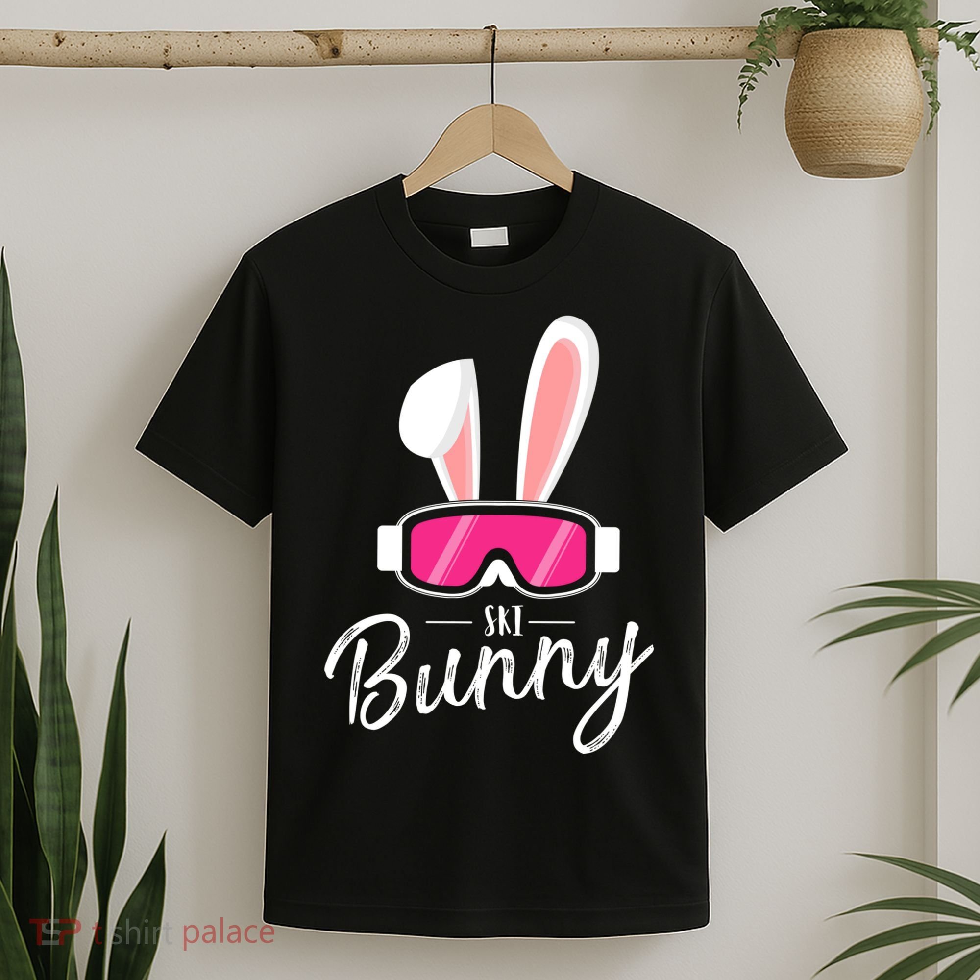 Apres Ski Funny Women Party Outfit Ski Bunny For Wintersport T-Shirt