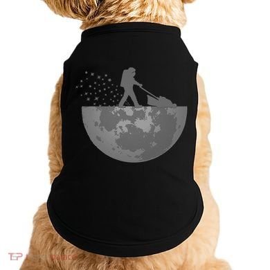 Astronaut Mowing The Lawn On The Moon Doggie Tank