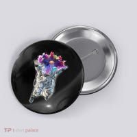 Astronaut Universe Planet Explosion Button thumb 0
