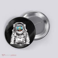 Astronaut With Goldfish Button thumb 0