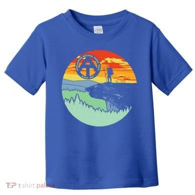 Appalachian Trail Hiker Gift Mcafee's Knob Retro Hiking Gift Toddler T-Shirt