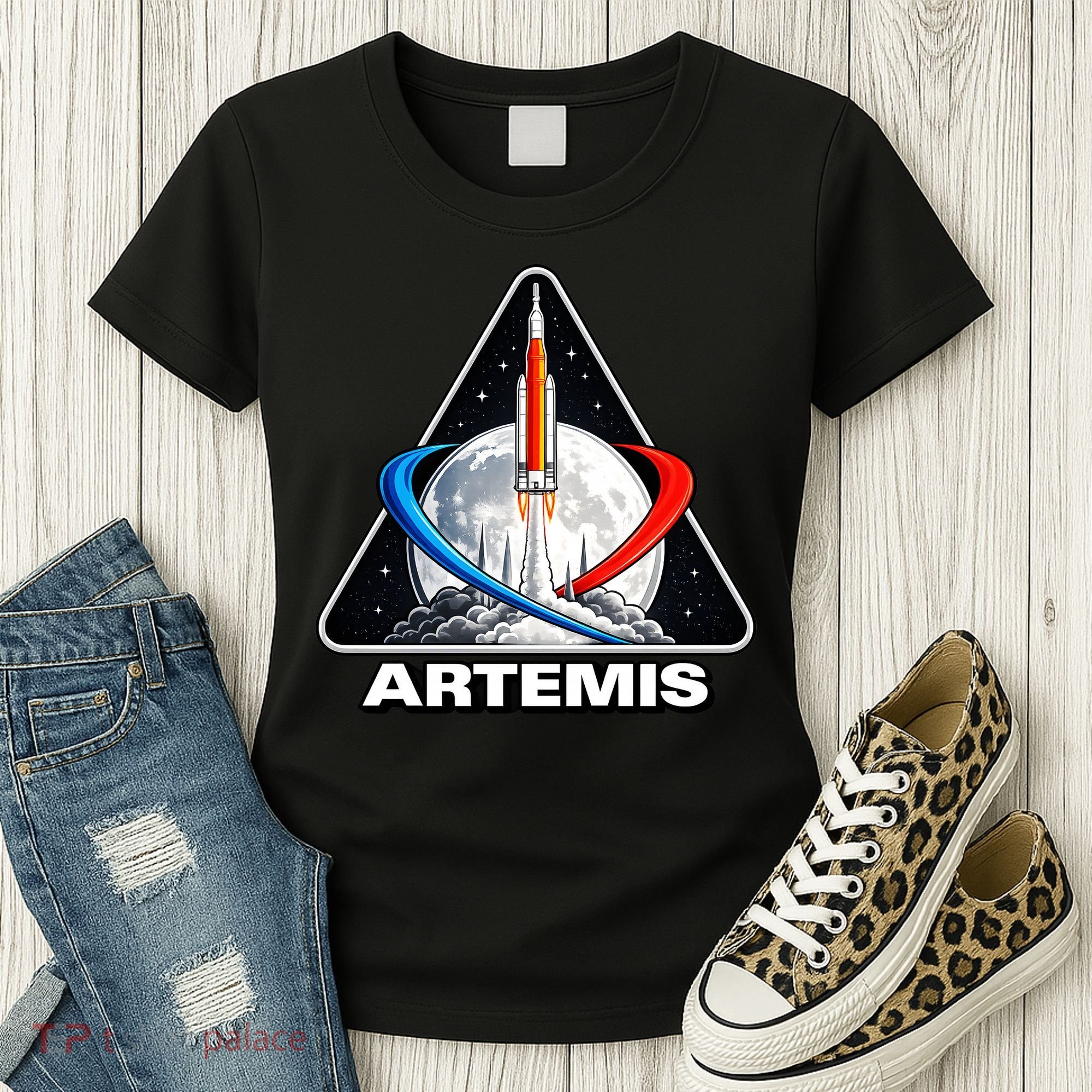 Artemis To The Moon Women's T-Shirt
