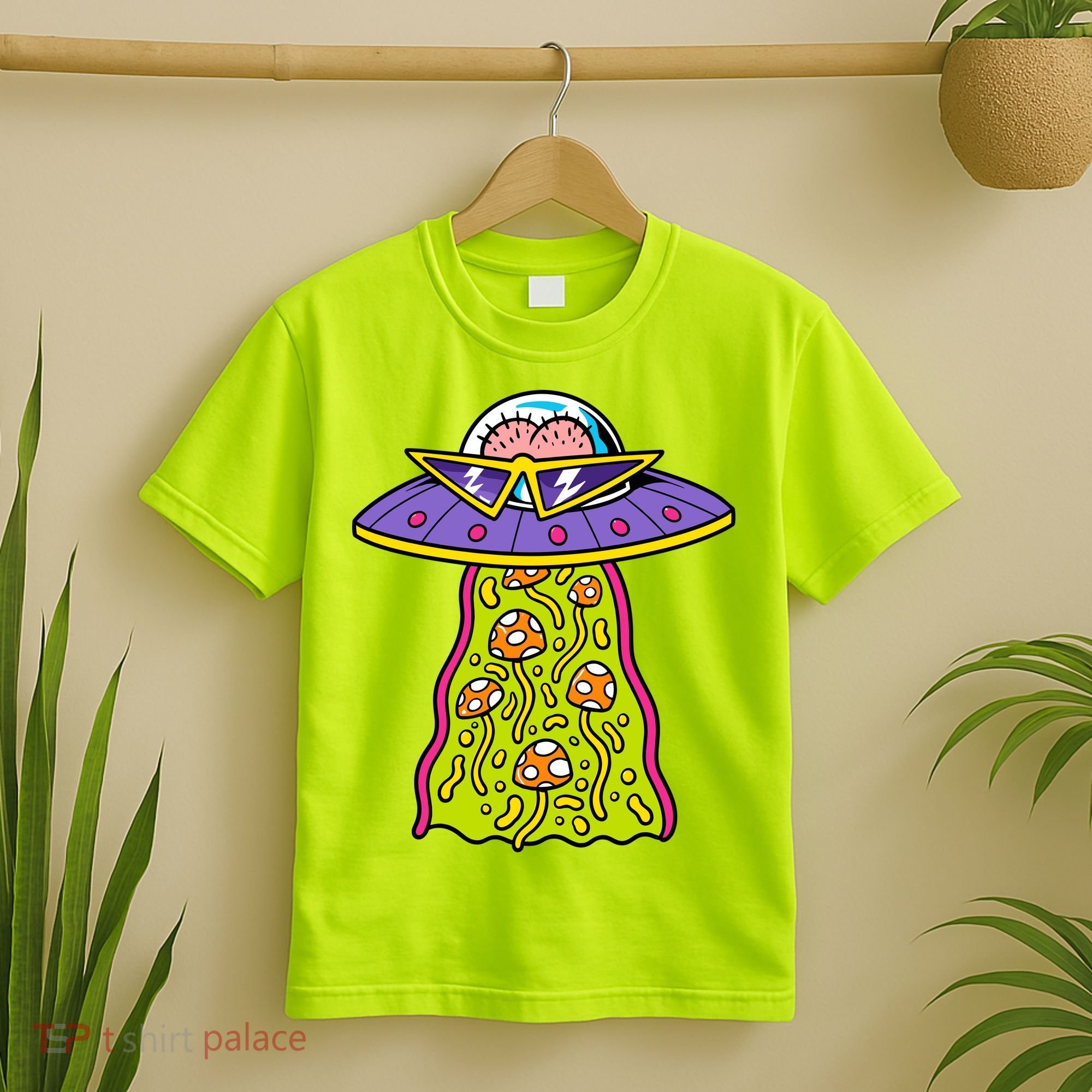 Alien UFO Funky Mushrooms Sci-Fi Fans T-Shirt