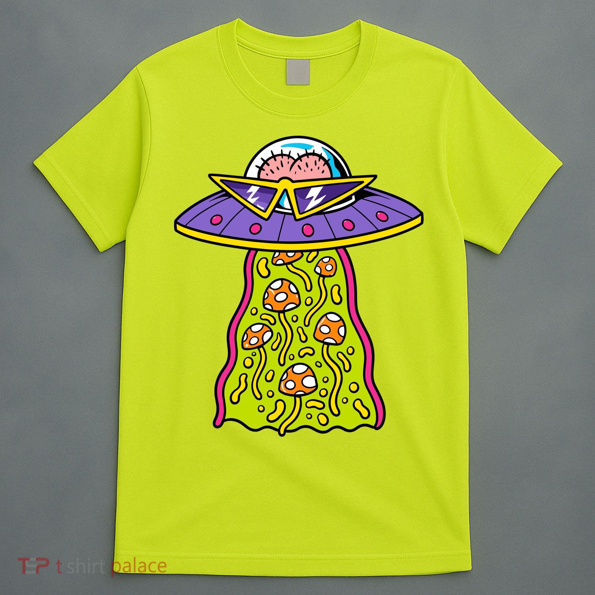 Alien UFO Funky Mushrooms Sci-Fi Fans T-Shirt