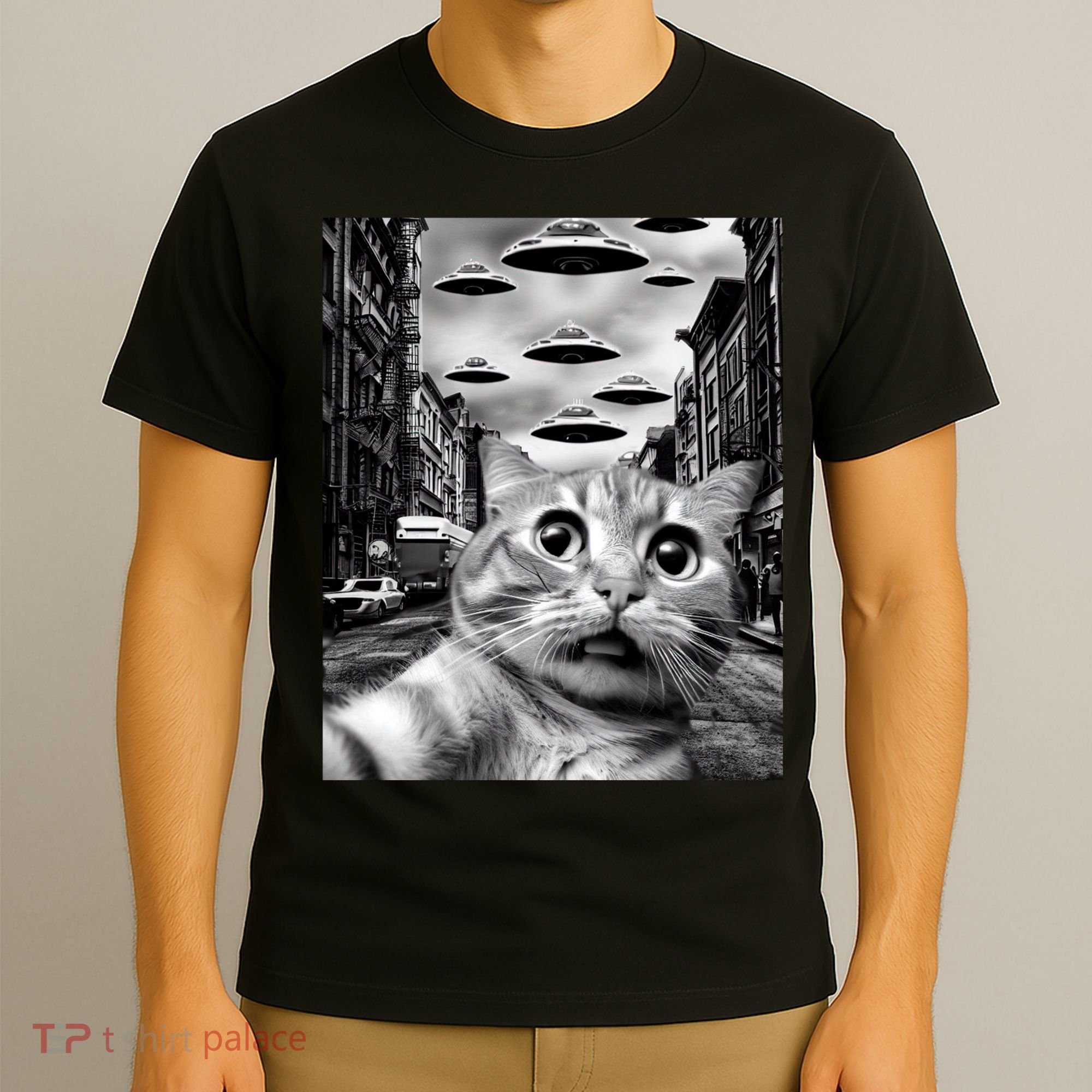 Alien UFO Funny Cat Selfie T-Shirt