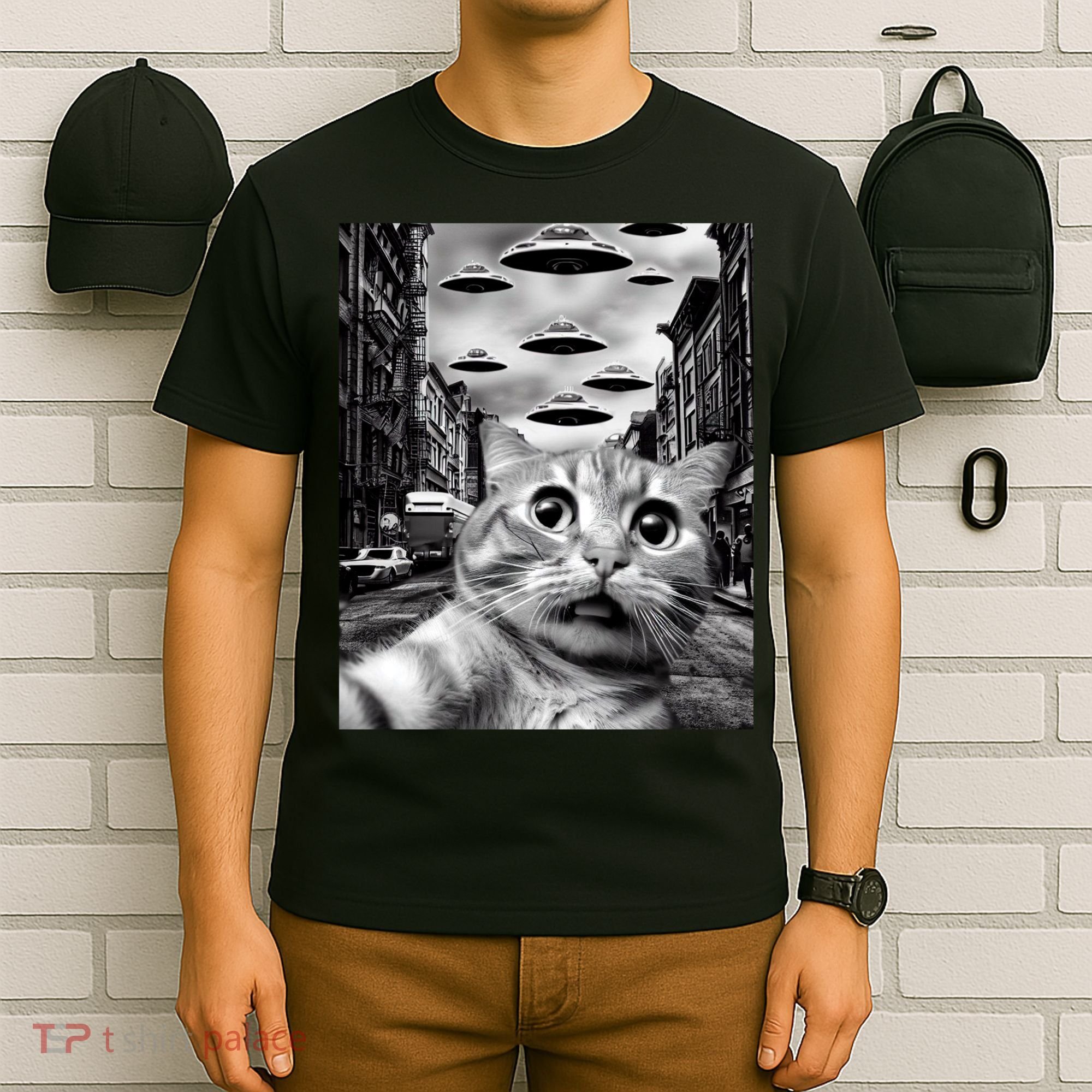 Alien UFO Funny Cat Selfie T-Shirt