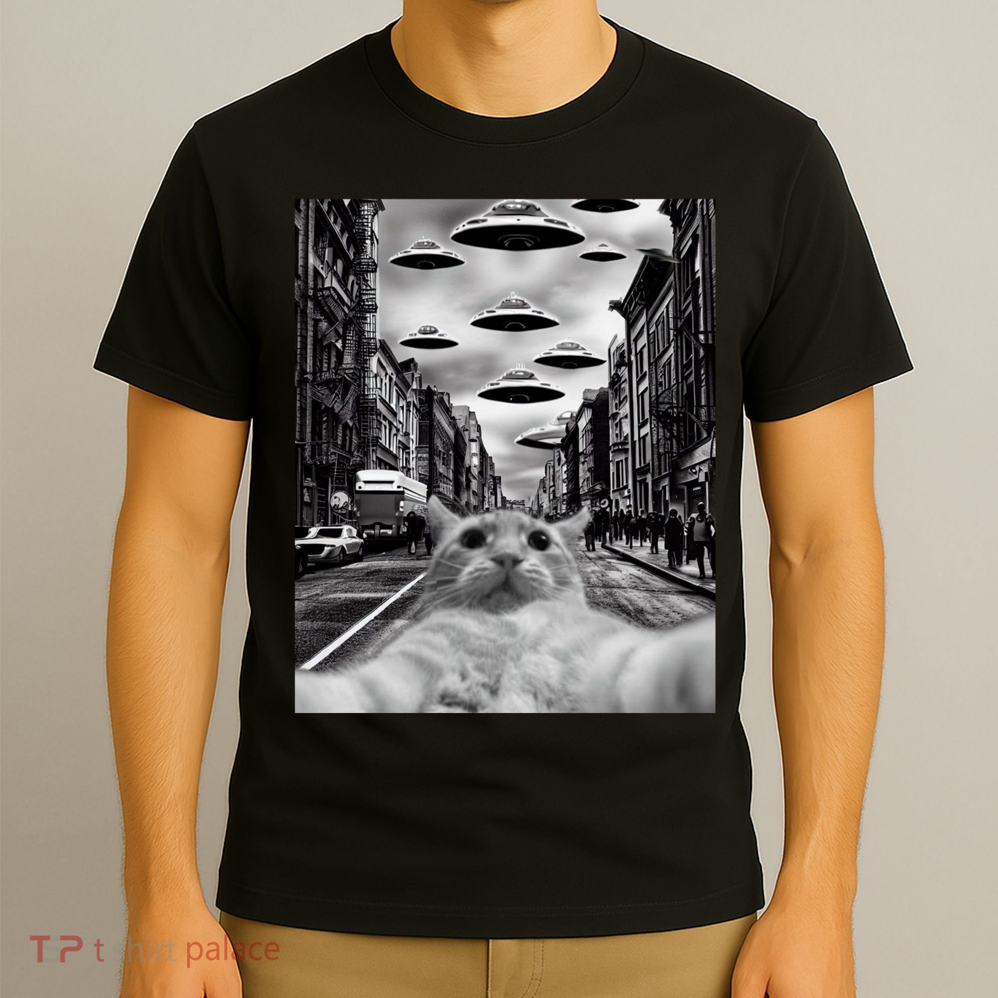 Alien UFO Funny Cat Selfie T-Shirt