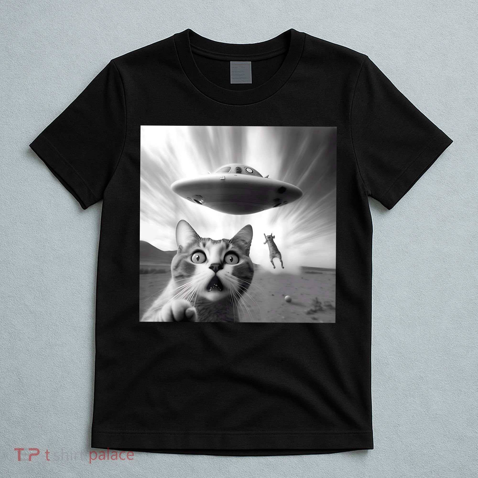 Alien UFO Funny Cat Selfie T-Shirt
