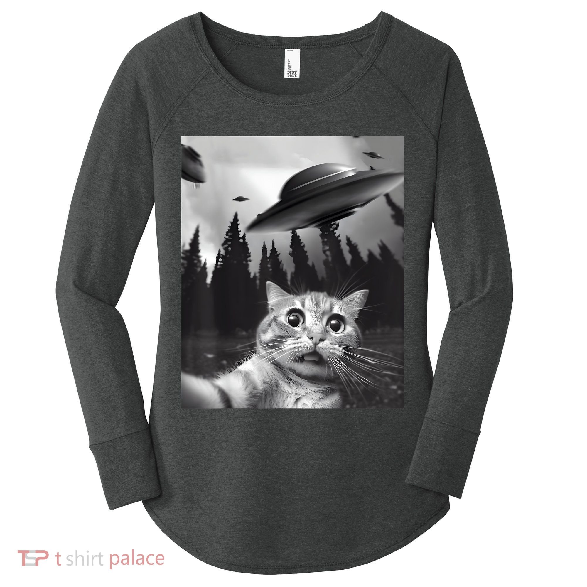 Alien UFO Funny Cat Selfie Women's Perfect Tri Tunic Long Sleeve Shirt