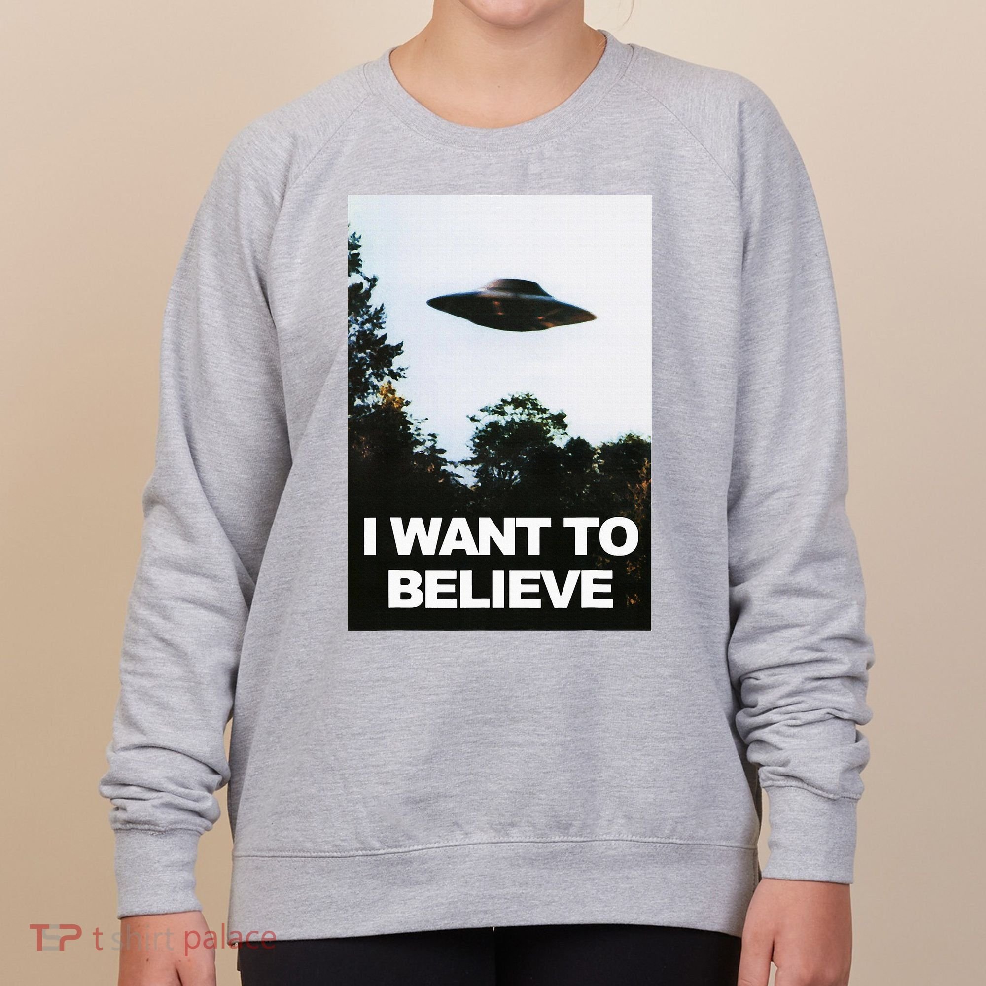 Alien Ufo Hunter I Want To Believe Women's Sweatshirt