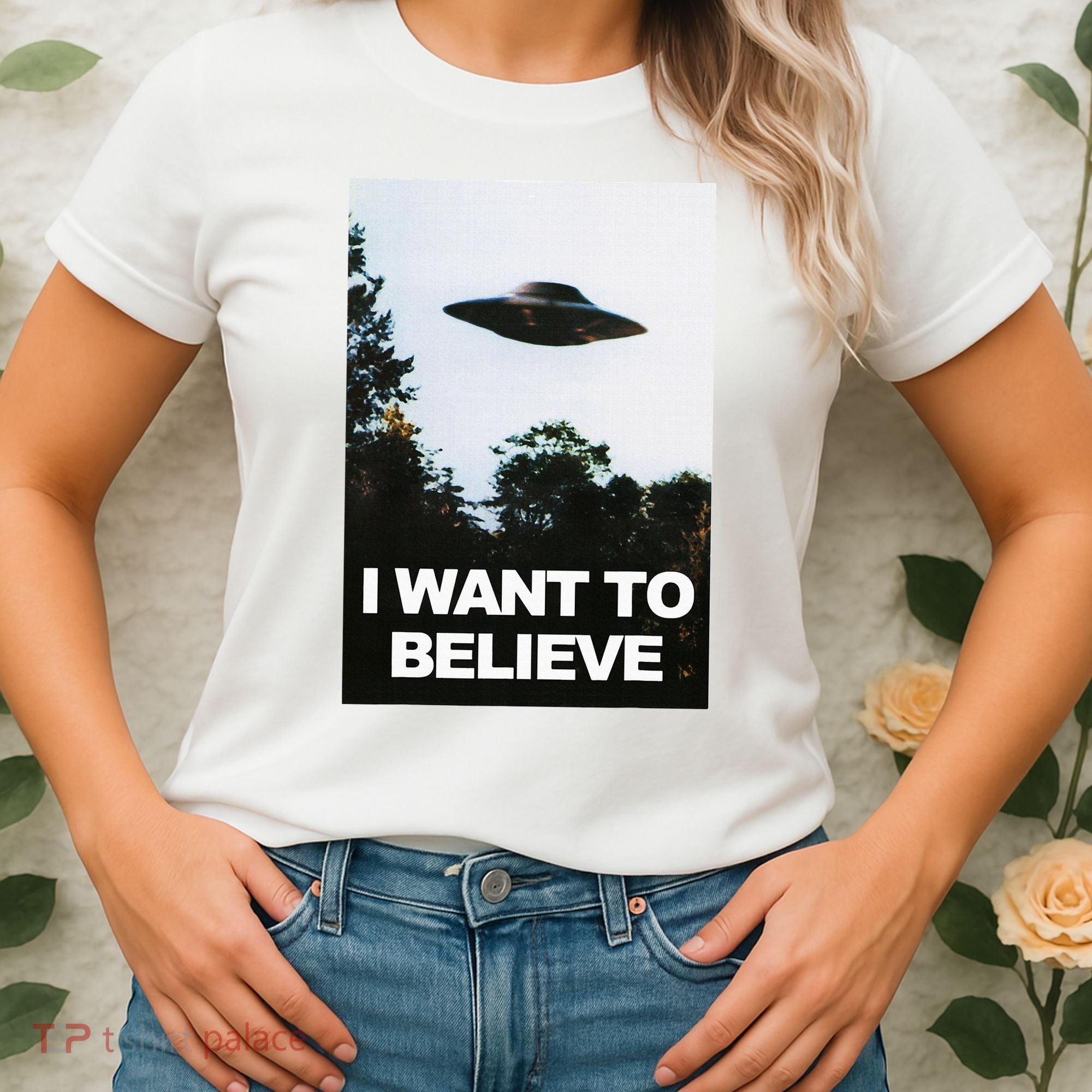 Alien Ufo Hunter I Want To Believe Women's T-Shirt