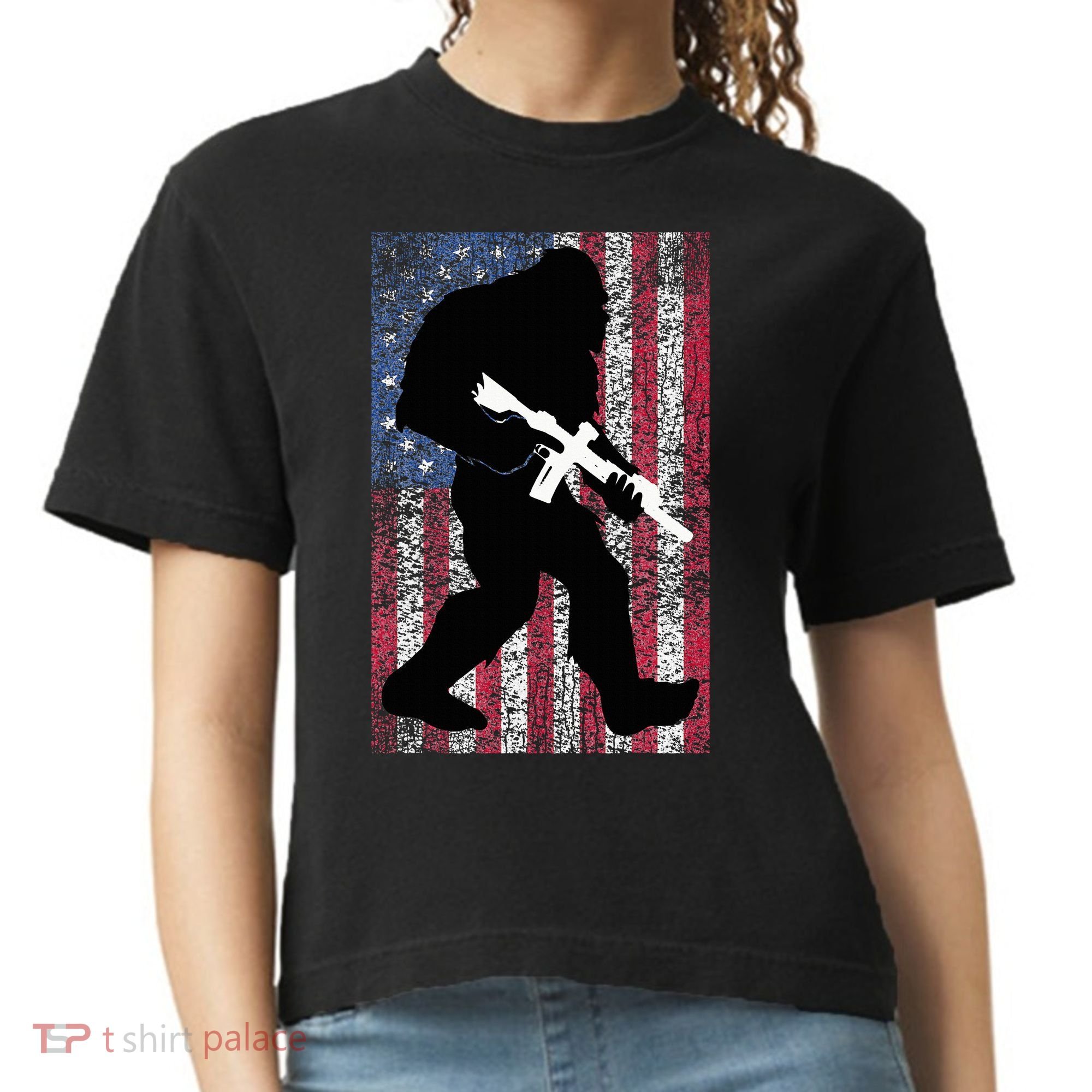 Bigfoot 2nd Amendment Right To Bear Arms Gift For Gun Owner Comfort Colors Boxy T-Shirt