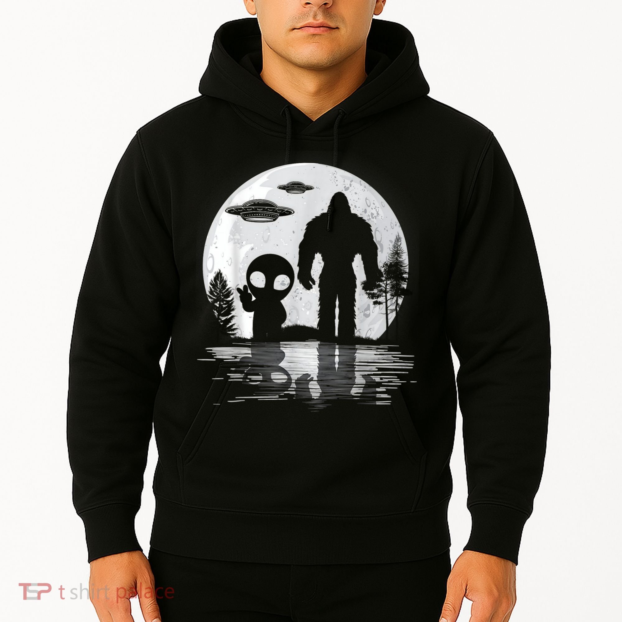 Bigfoot And Alien UFO Moon Sasquatch Bigfoot Lovers Hoodie