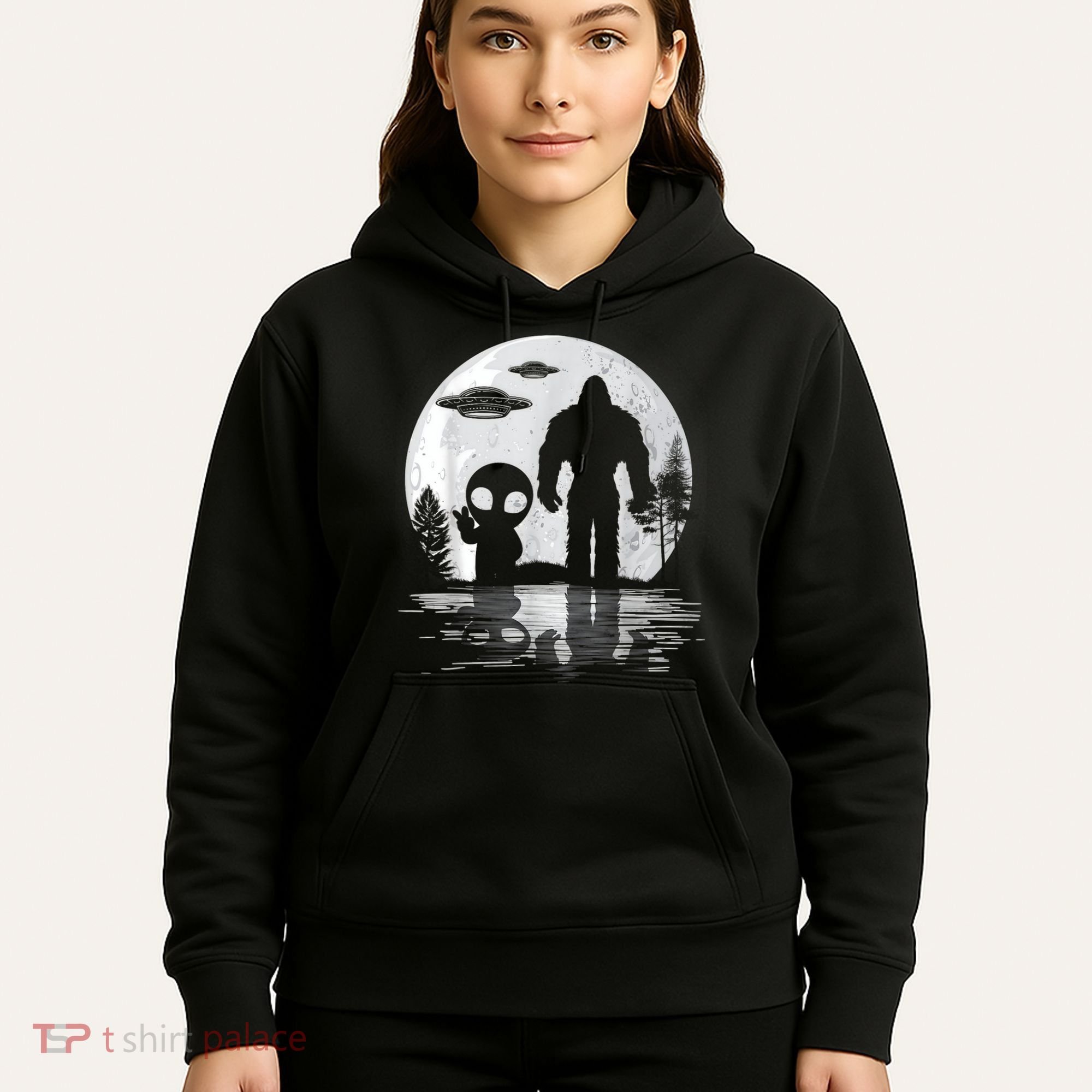 Bigfoot And Alien UFO Moon Sasquatch Bigfoot Lovers Hoodie