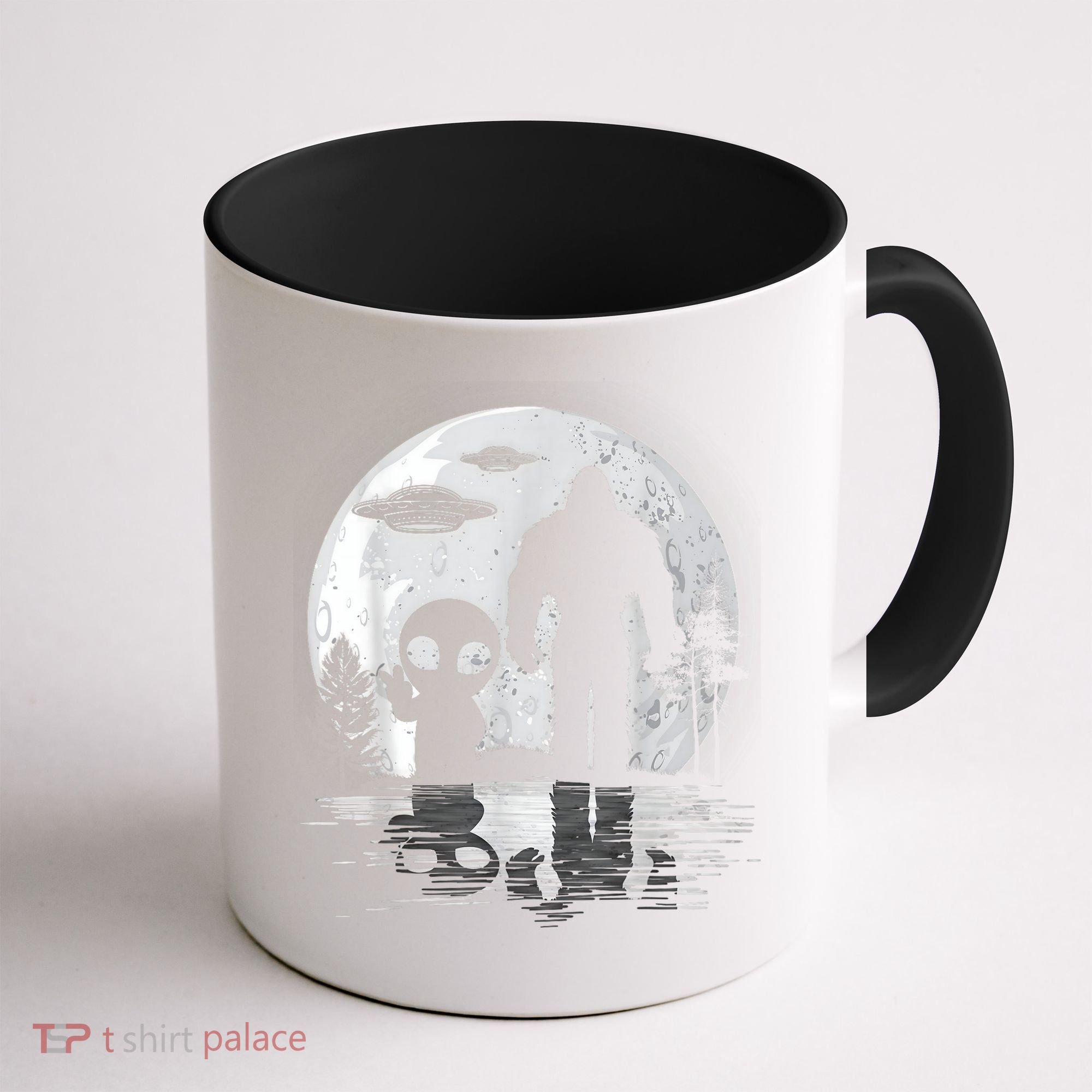 Bigfoot And Alien UFO Moon Sasquatch Bigfoot Lovers Coffee Mug