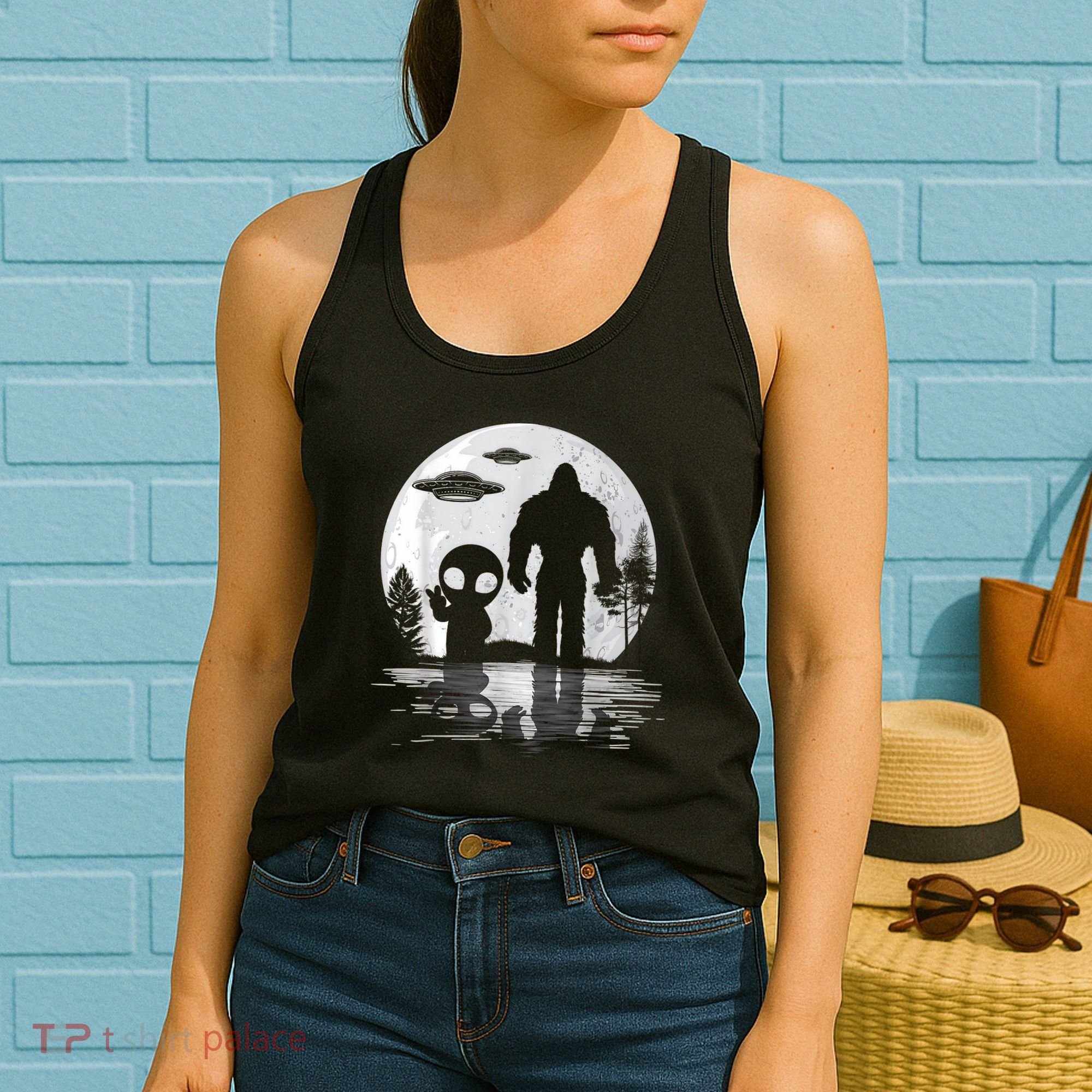 Bigfoot And Alien UFO Moon Sasquatch Bigfoot Lovers Women's Tank Top