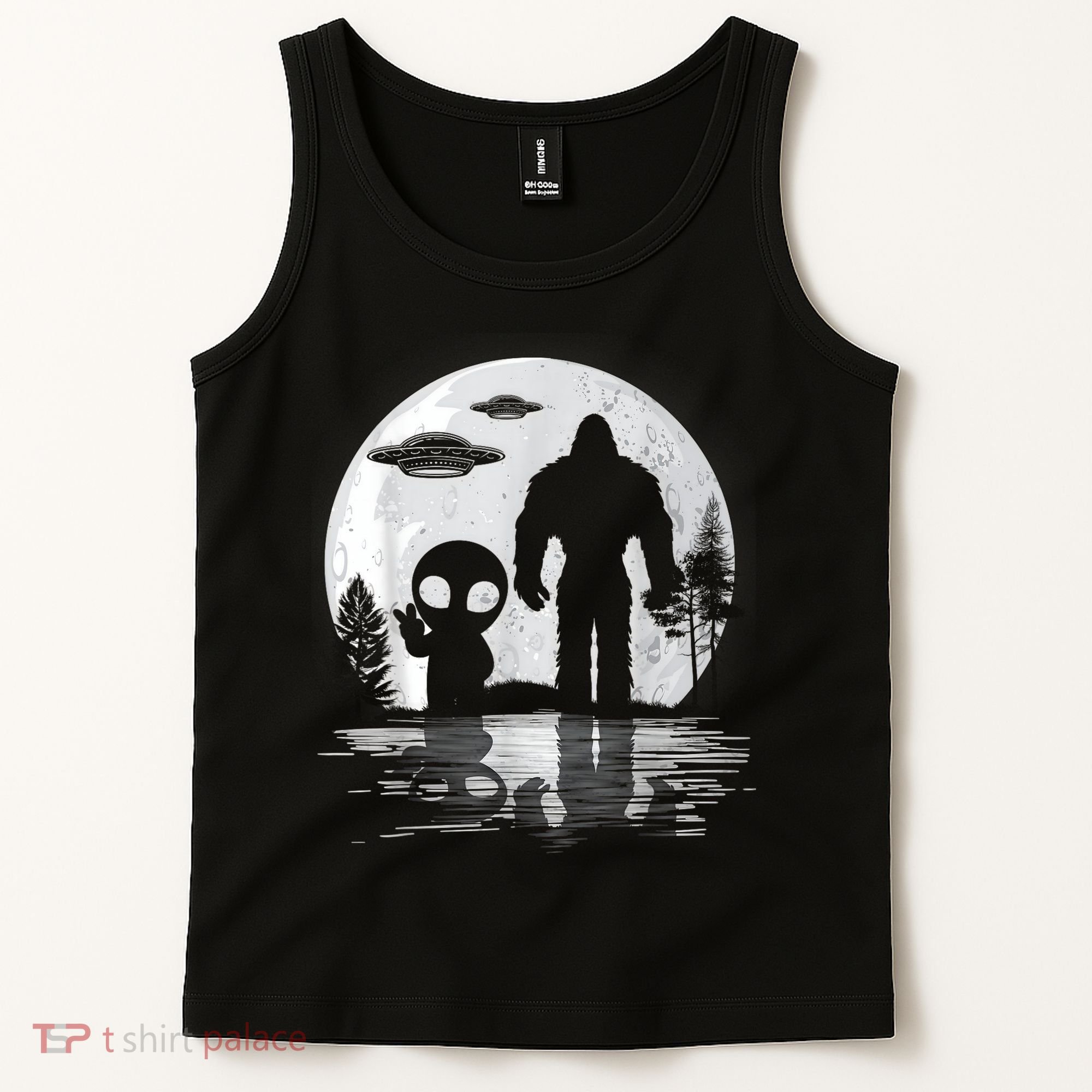 Bigfoot And Alien UFO Moon Sasquatch Bigfoot Lovers Tank Top