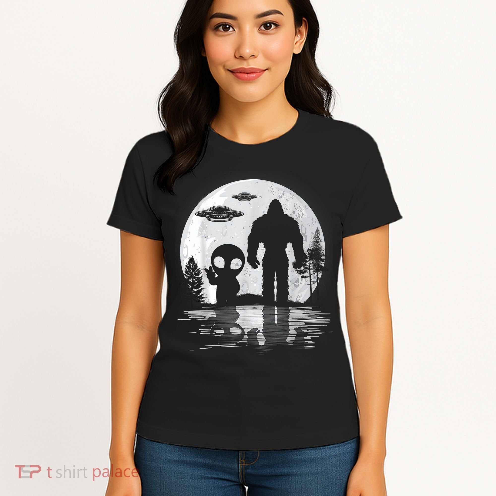 Bigfoot And Alien UFO Moon Sasquatch Bigfoot Lovers Women's T-Shirt