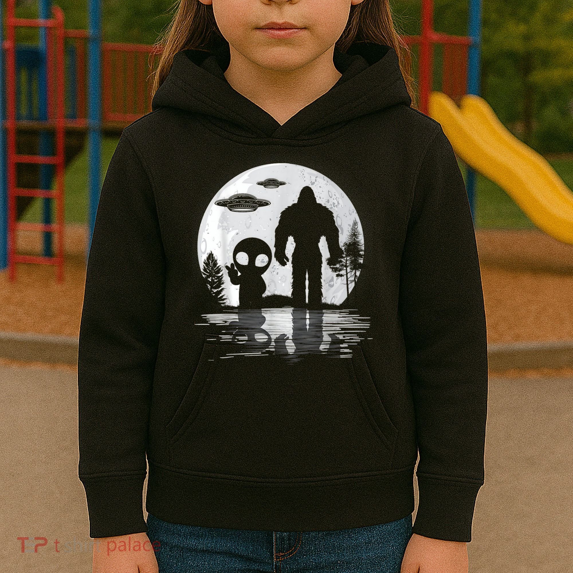 Bigfoot And Alien UFO Moon Sasquatch Bigfoot Lovers Kids Hoodie