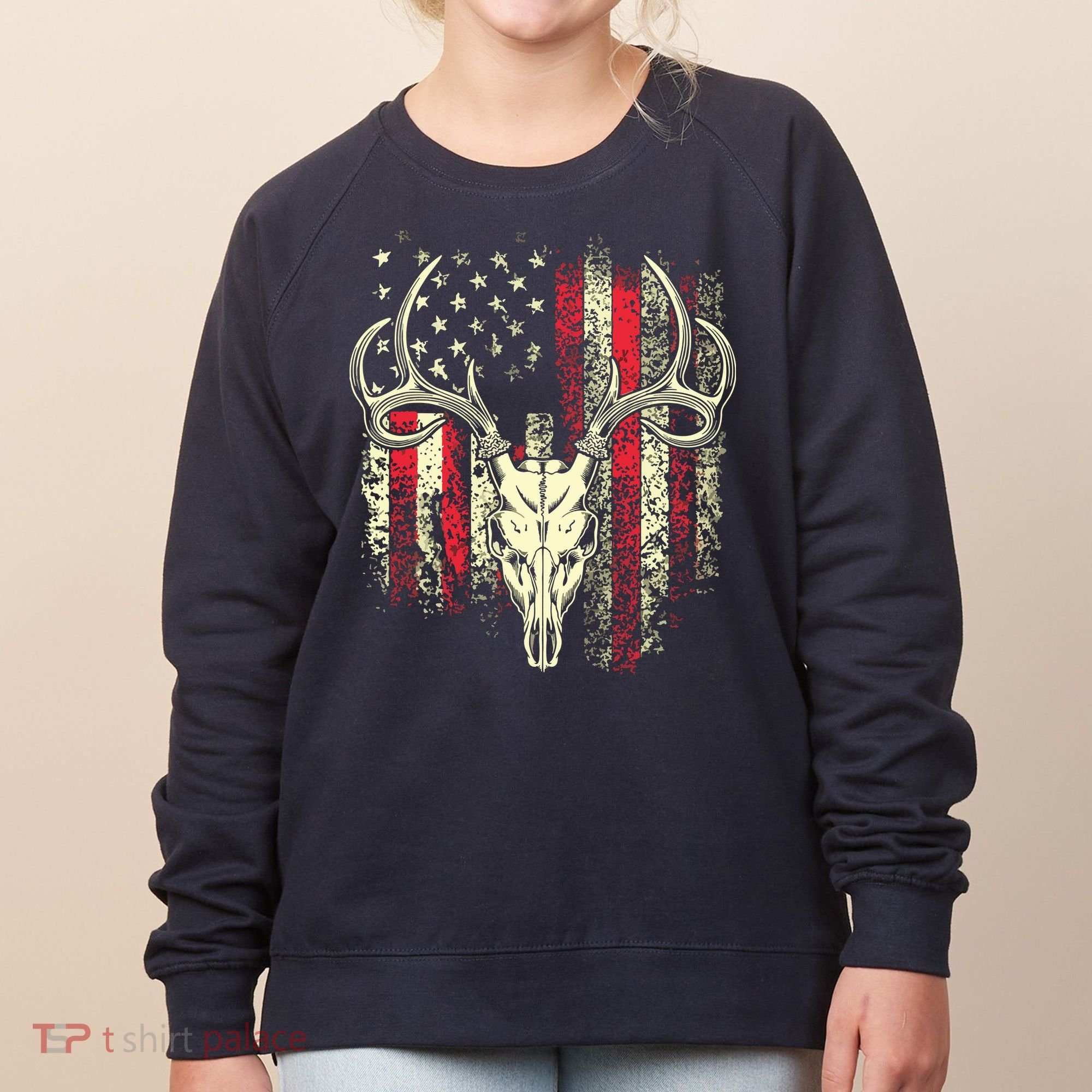 Bucks Antlers And Skull On An American Flag Deer Hunters Women's Sweatshirt