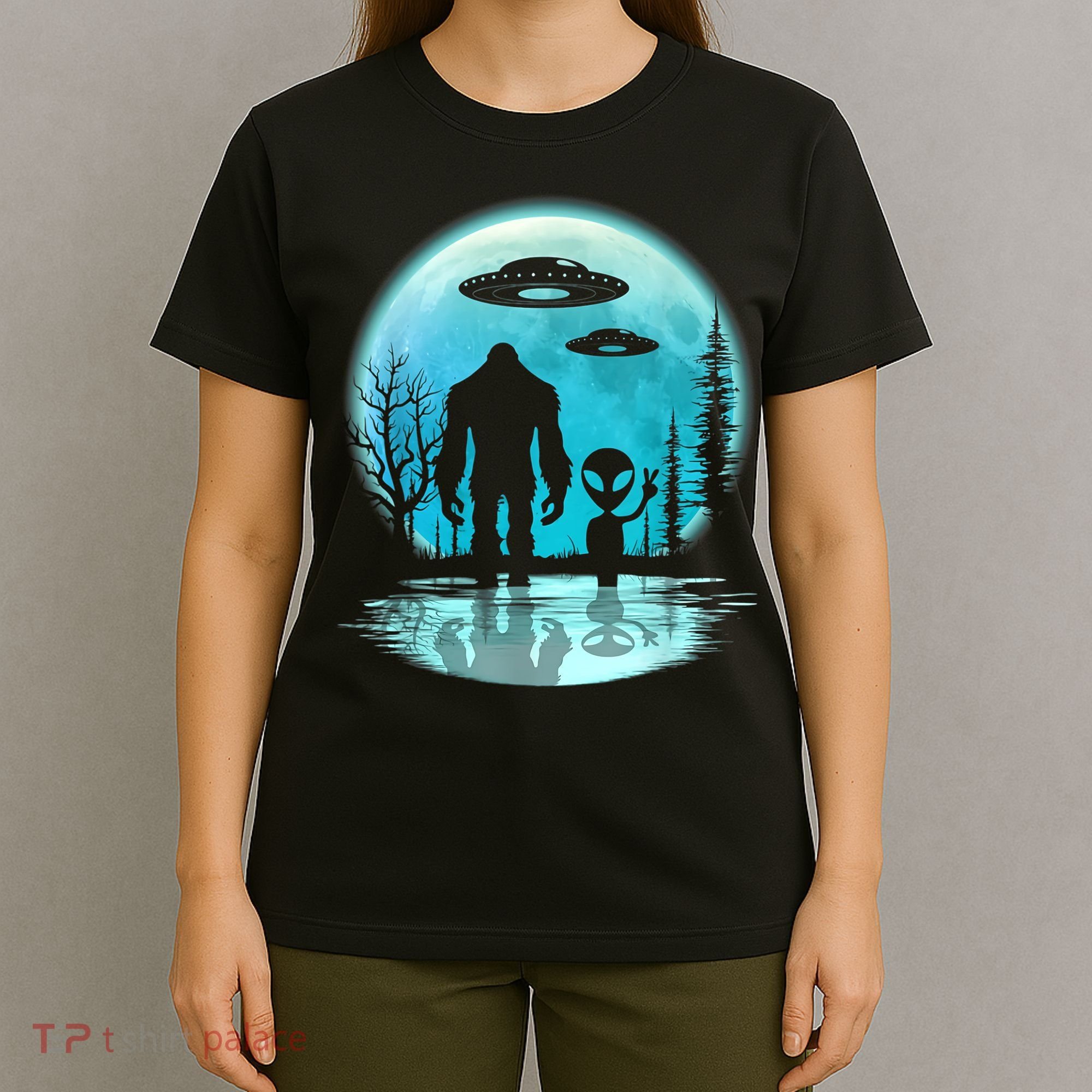 Bigfoot And Alien UFO T-Shirt