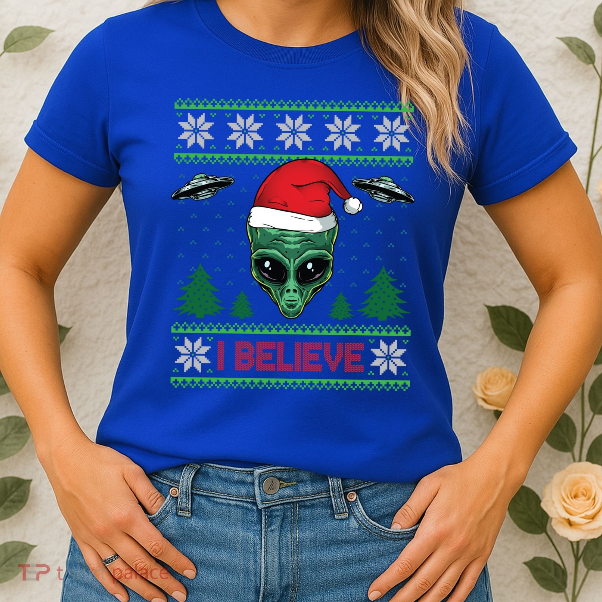 Believe Alien Ufo Funny Christmas Alien Head Graphic Ugly Gift Women's T-Shirt