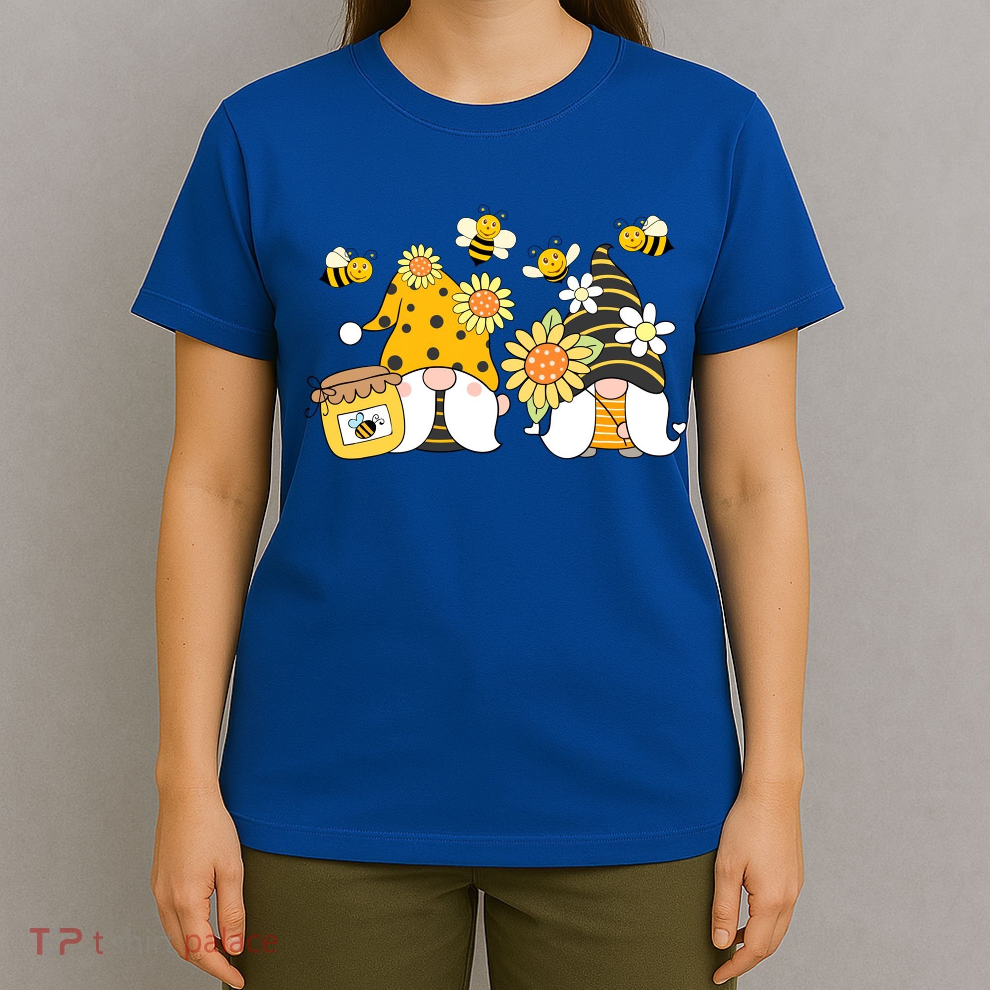Bumble Bee Gnomes Tomte Scandinavian Gnome Bee Ornats Great Gift T-Shirt