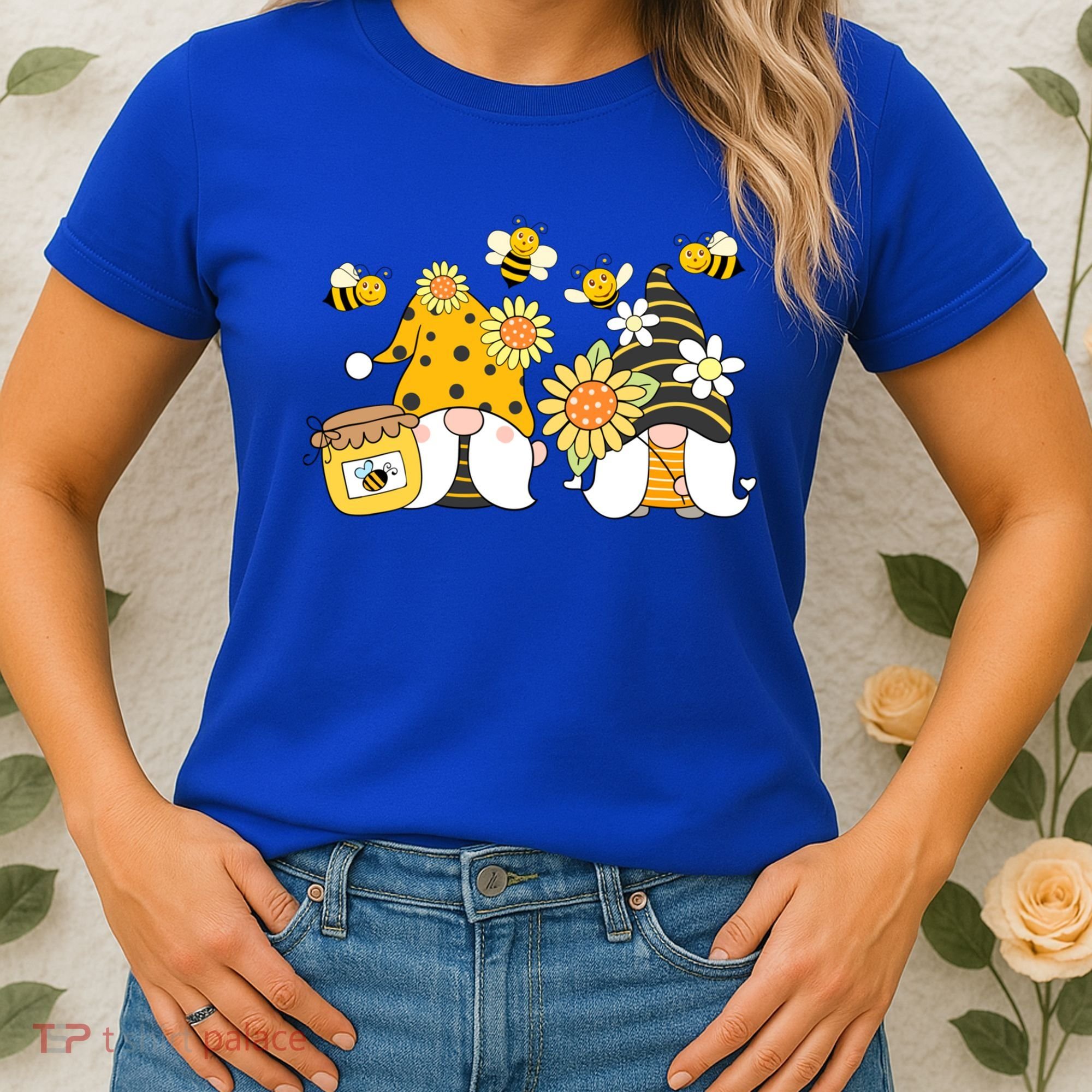 Bumble Bee Gnomes Tomte Scandinavian Gnome Bee Ornats Great Gift Women's T-Shirt