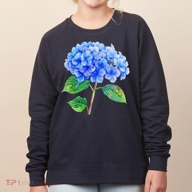 Beautiful Blue Hydrangea Flowers Women's Sweatshirt