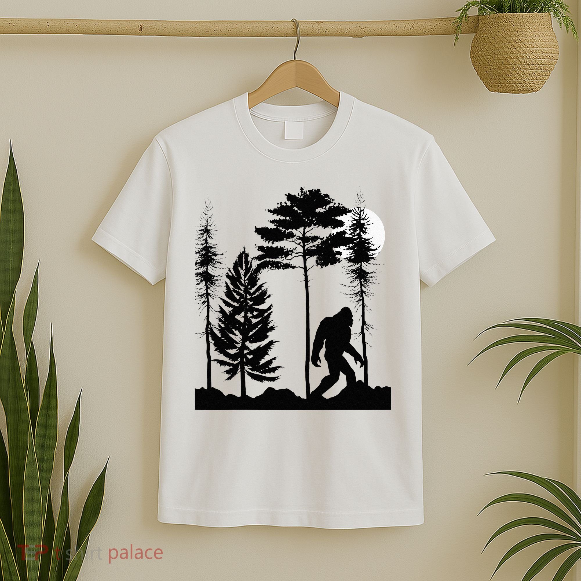 Bigfoo Bigfoot Hiding In Forest At Night Sasquatch T-Shirt
