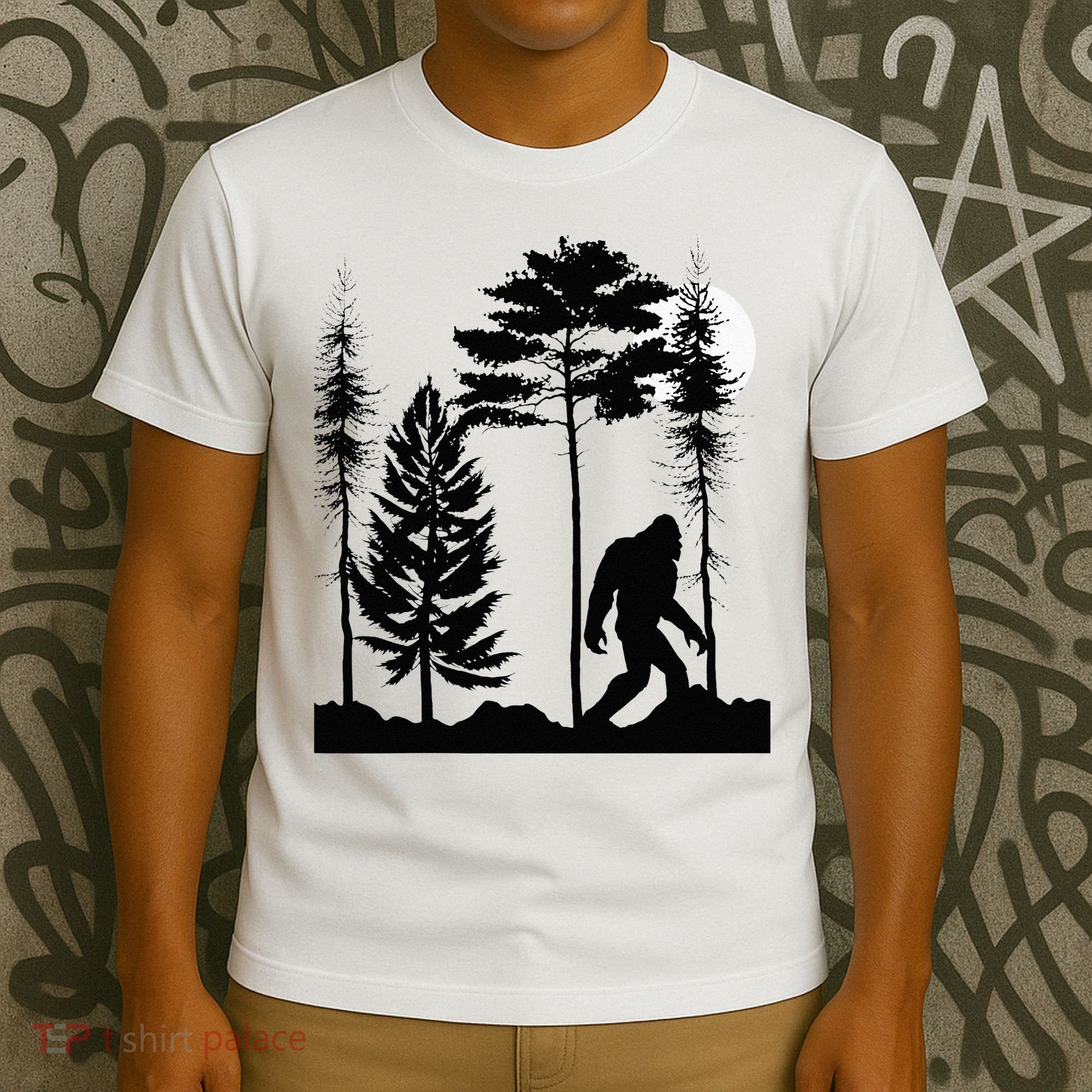Bigfoo Bigfoot Hiding In Forest At Night Sasquatch T-Shirt