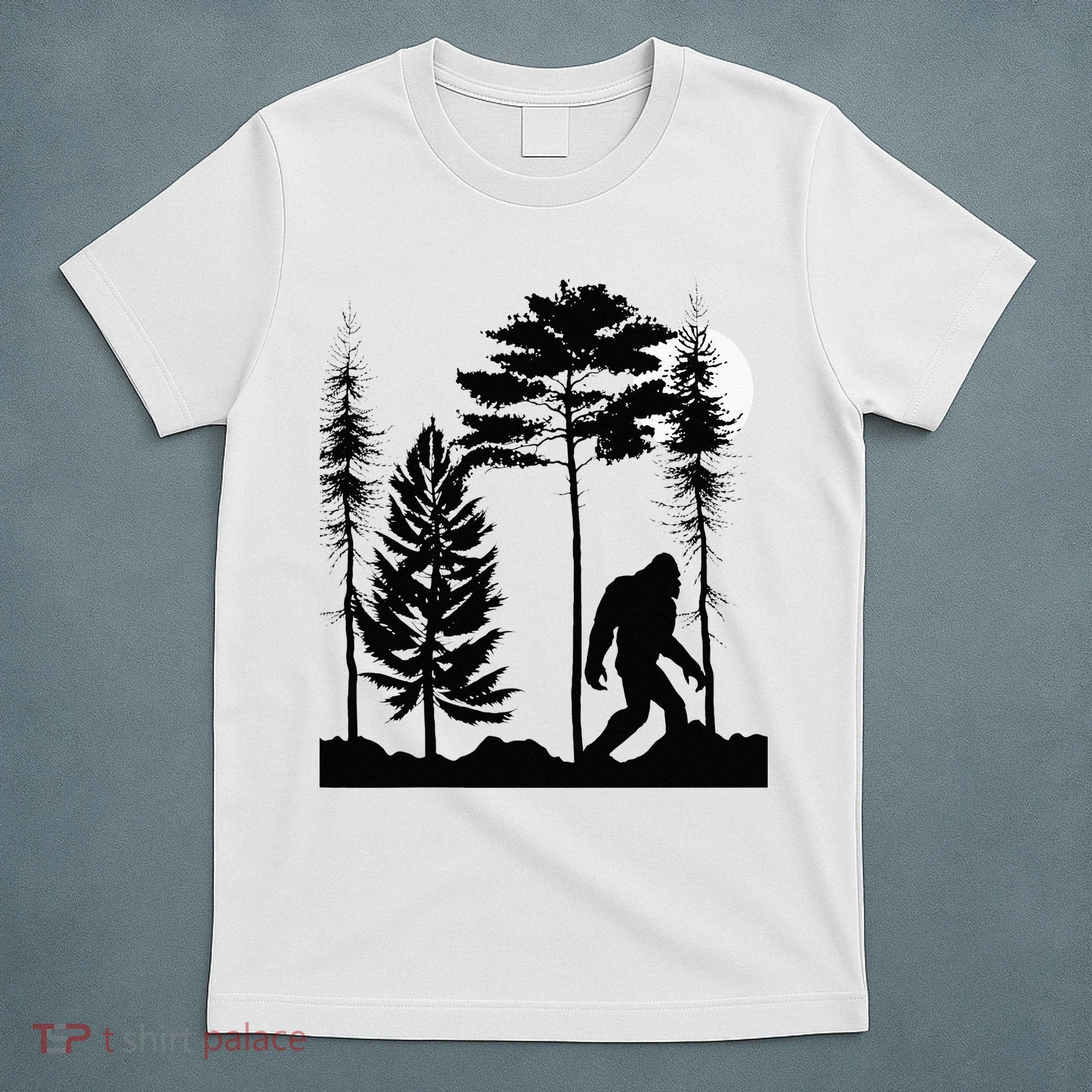 Bigfoo Bigfoot Hiding In Forest At Night Sasquatch T-Shirt