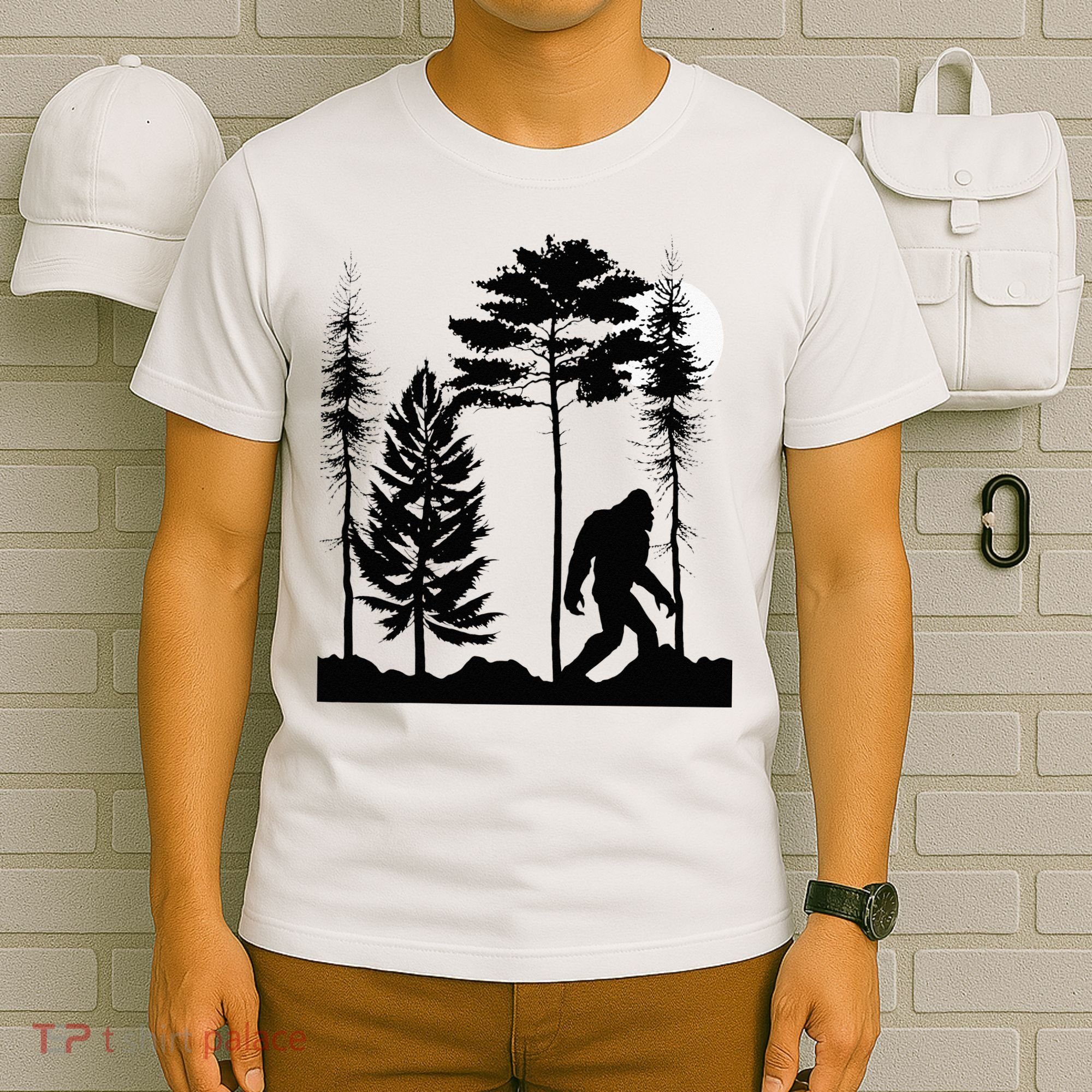 Bigfoo Bigfoot Hiding In Forest At Night Sasquatch T-Shirt