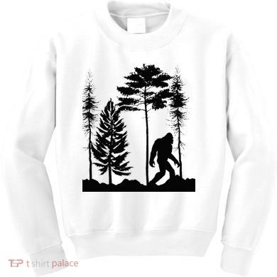 Bigfoo Bigfoot Hiding In Forest At Night Sasquatch Kids Sweatshirt