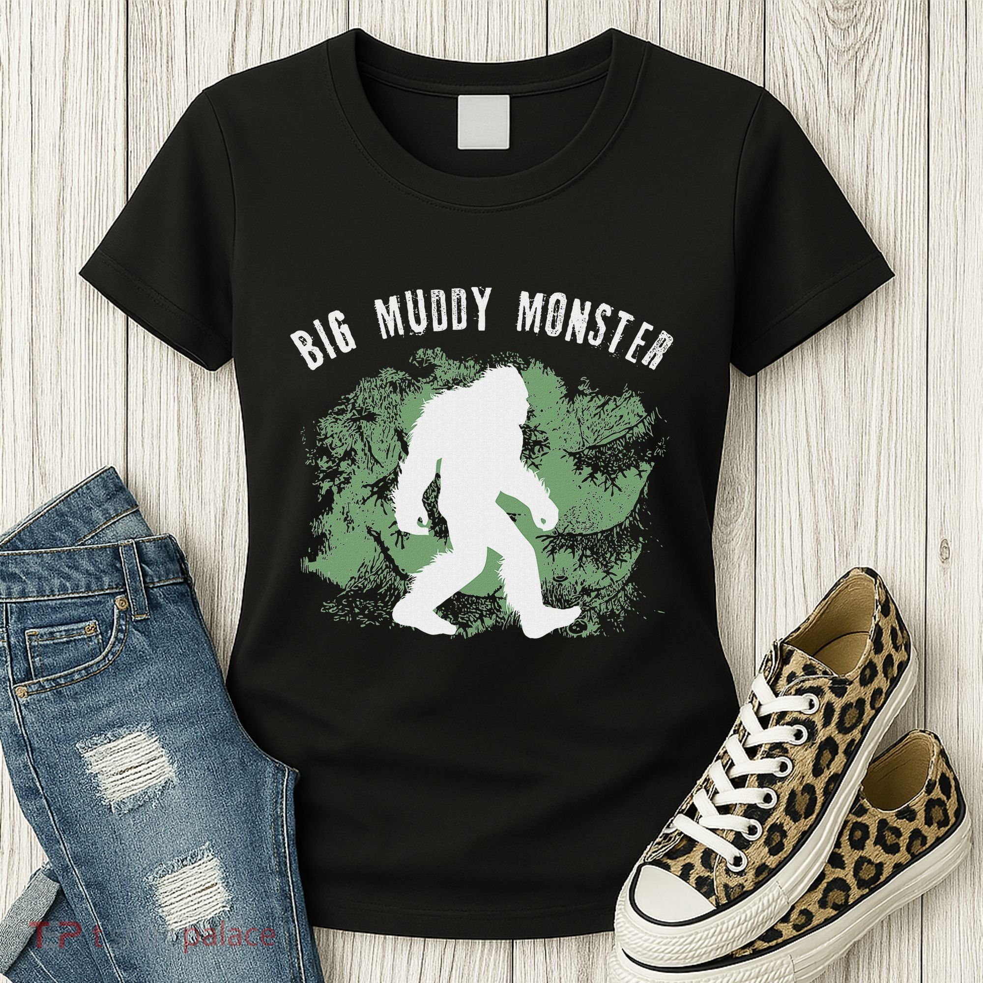 Bigfoot Big Muddy Monster Sasquatch Illinois Cryptid Women's T-Shirt