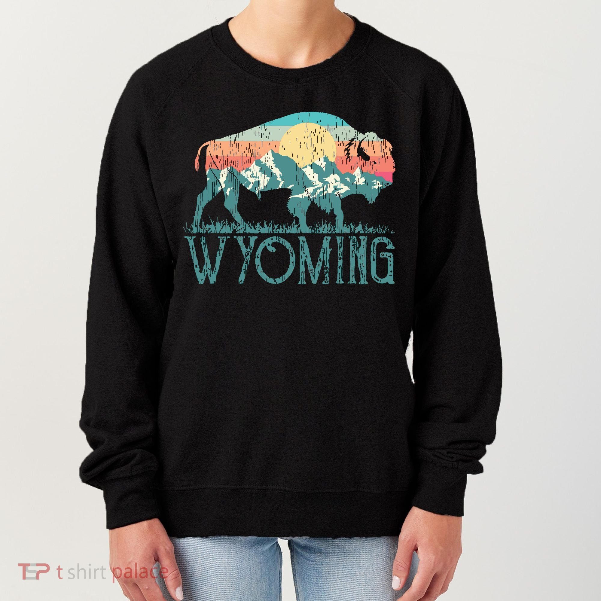 Bison Buffalo Retro Wyoming Wy Mountains Retro Women's Sweatshirt