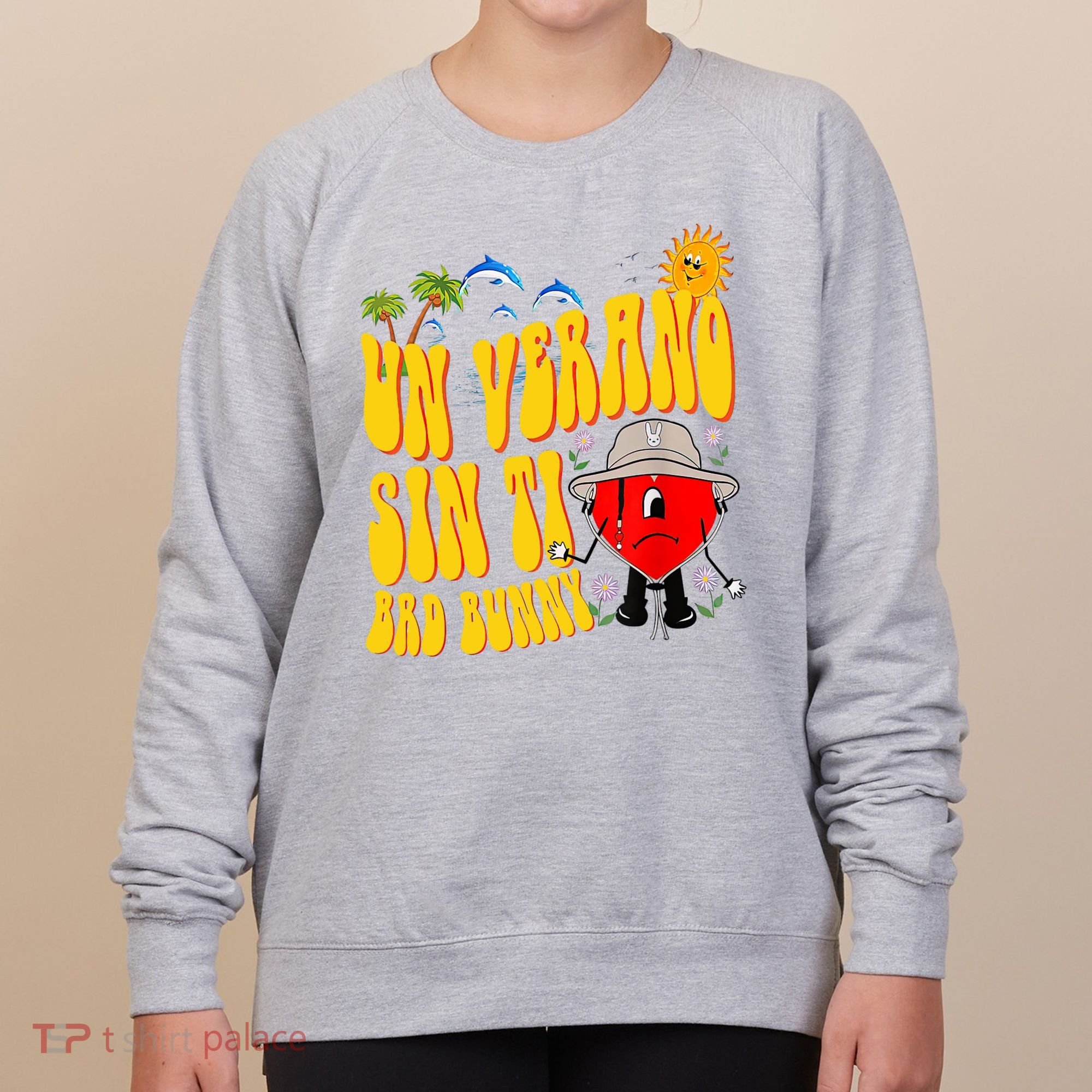 B Bunny Un Verano Sin Ti Latino Women's Sweatshirt