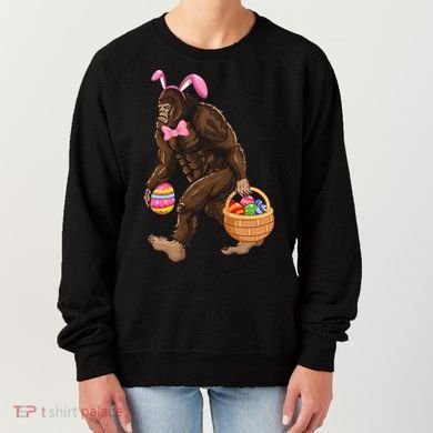 Bigfoot Carring Eggs Easter Bigfoot Easter Costume Women's Sweatshirt
